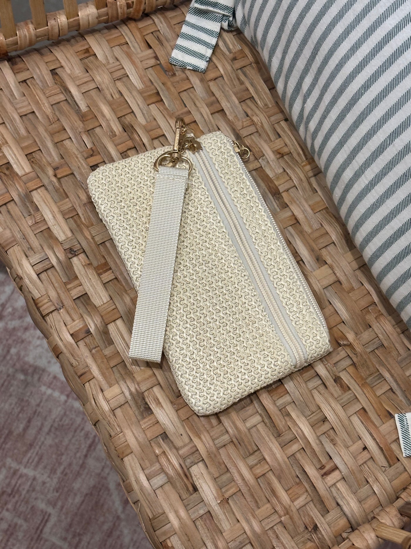 Woven Wristlet Wallet Bag | Ivory