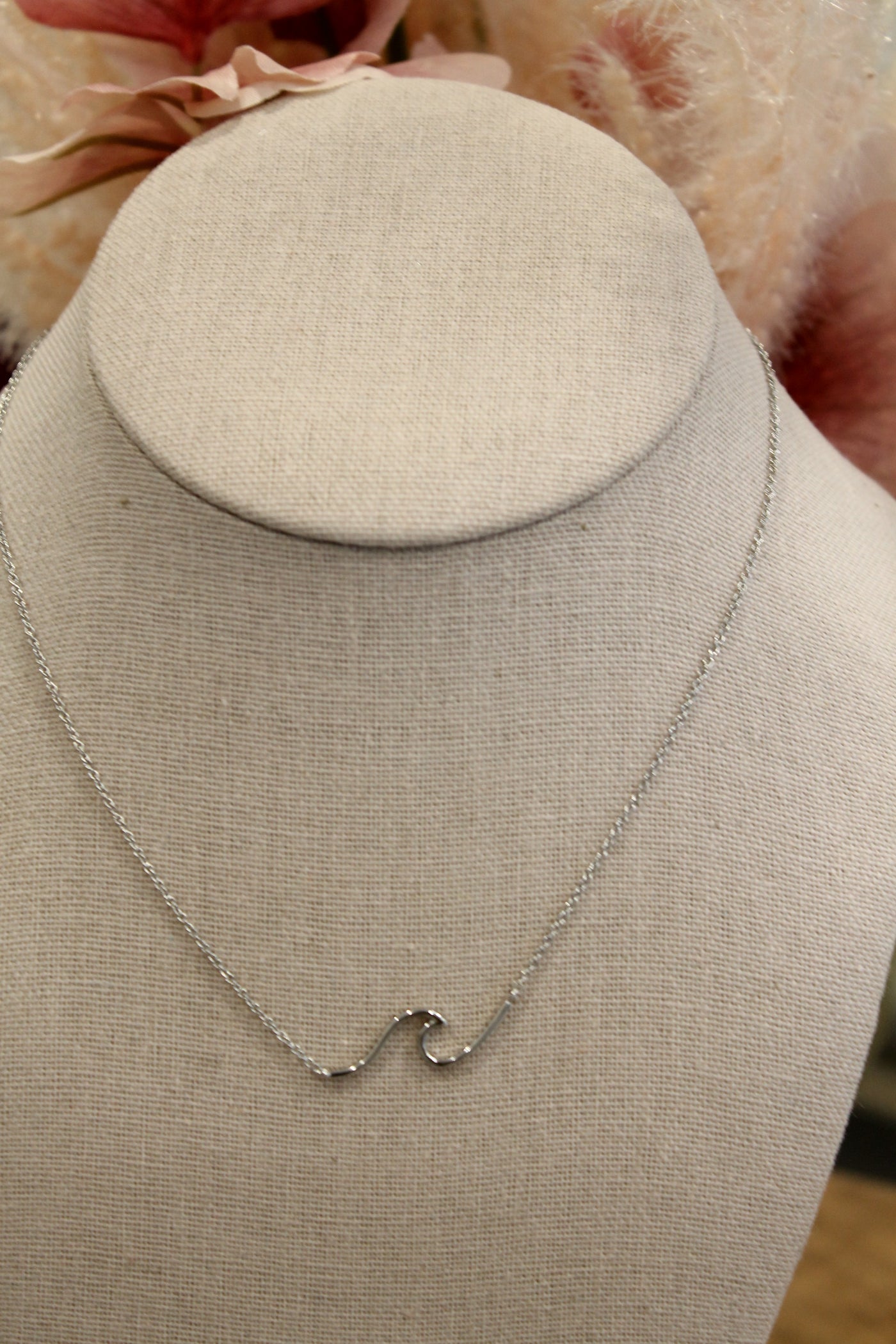 Wave Pendant Necklace | Silver