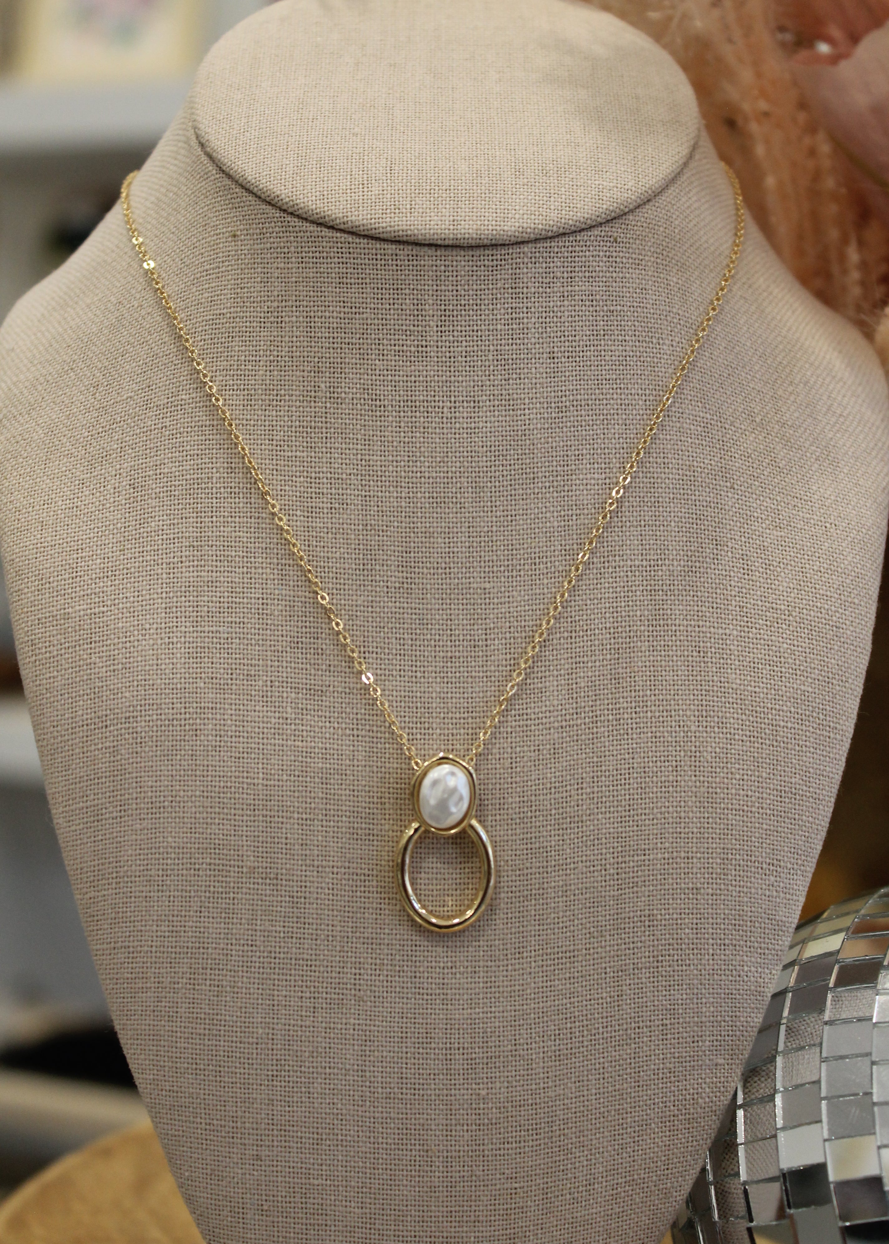 Pearl and Oval Pendant Necklace