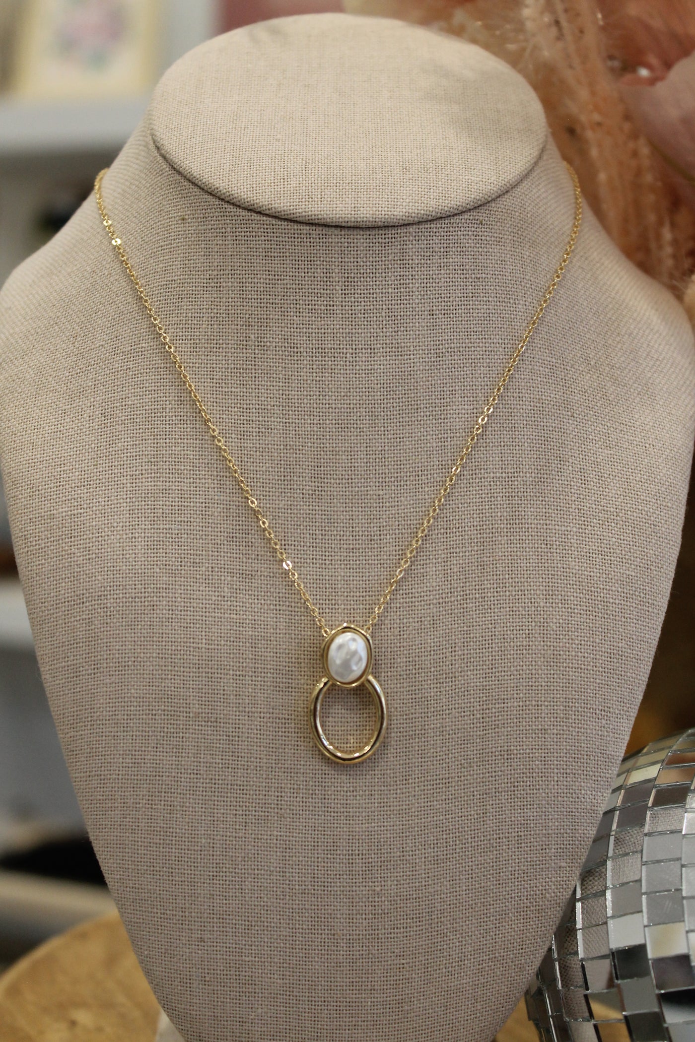 Pearl and Oval Pendant Necklace
