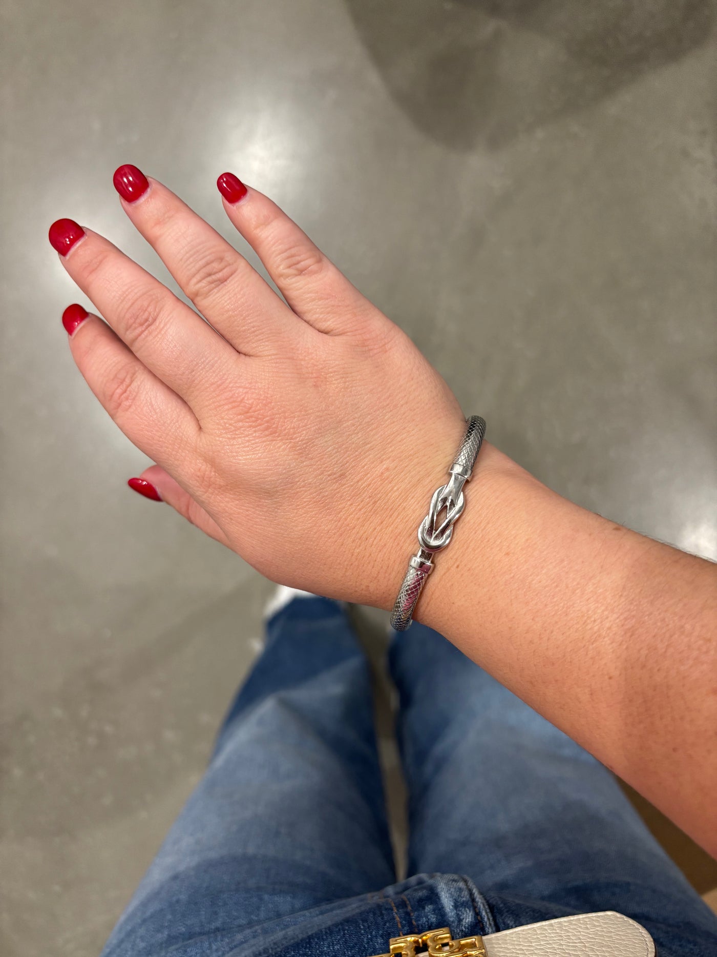 Textured Knot Bangle | Silver