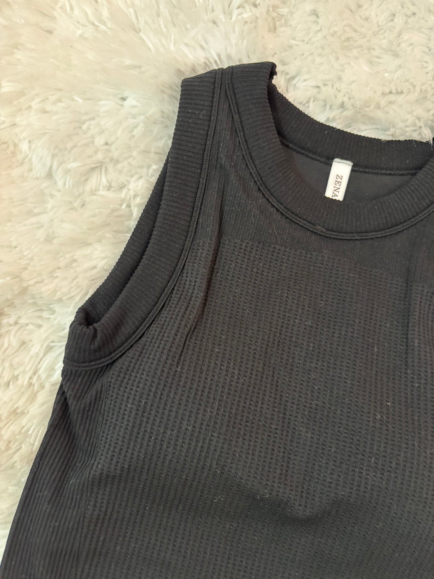 Teddi Seamless Cropped Tank | Black