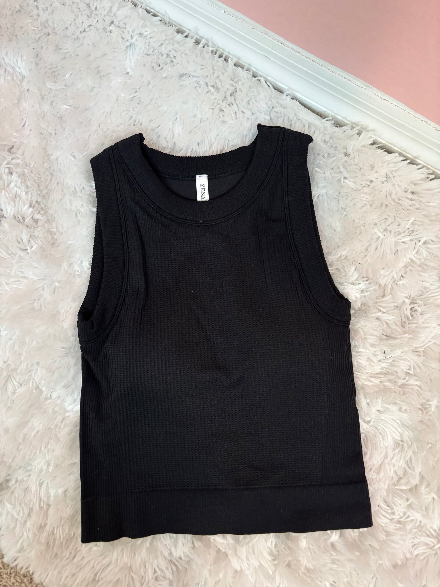 Teddi Seamless Cropped Tank | Black
