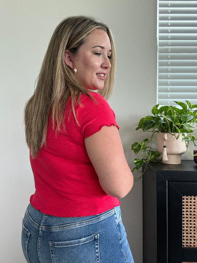 Lettuce Trim Cropped Tee | Red