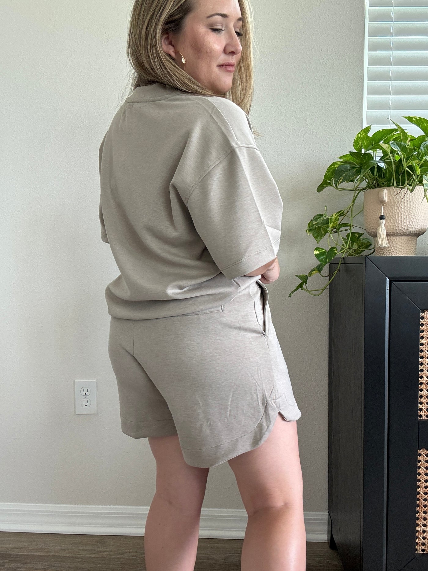 Scuba Dolphin Top | Ash Mocha