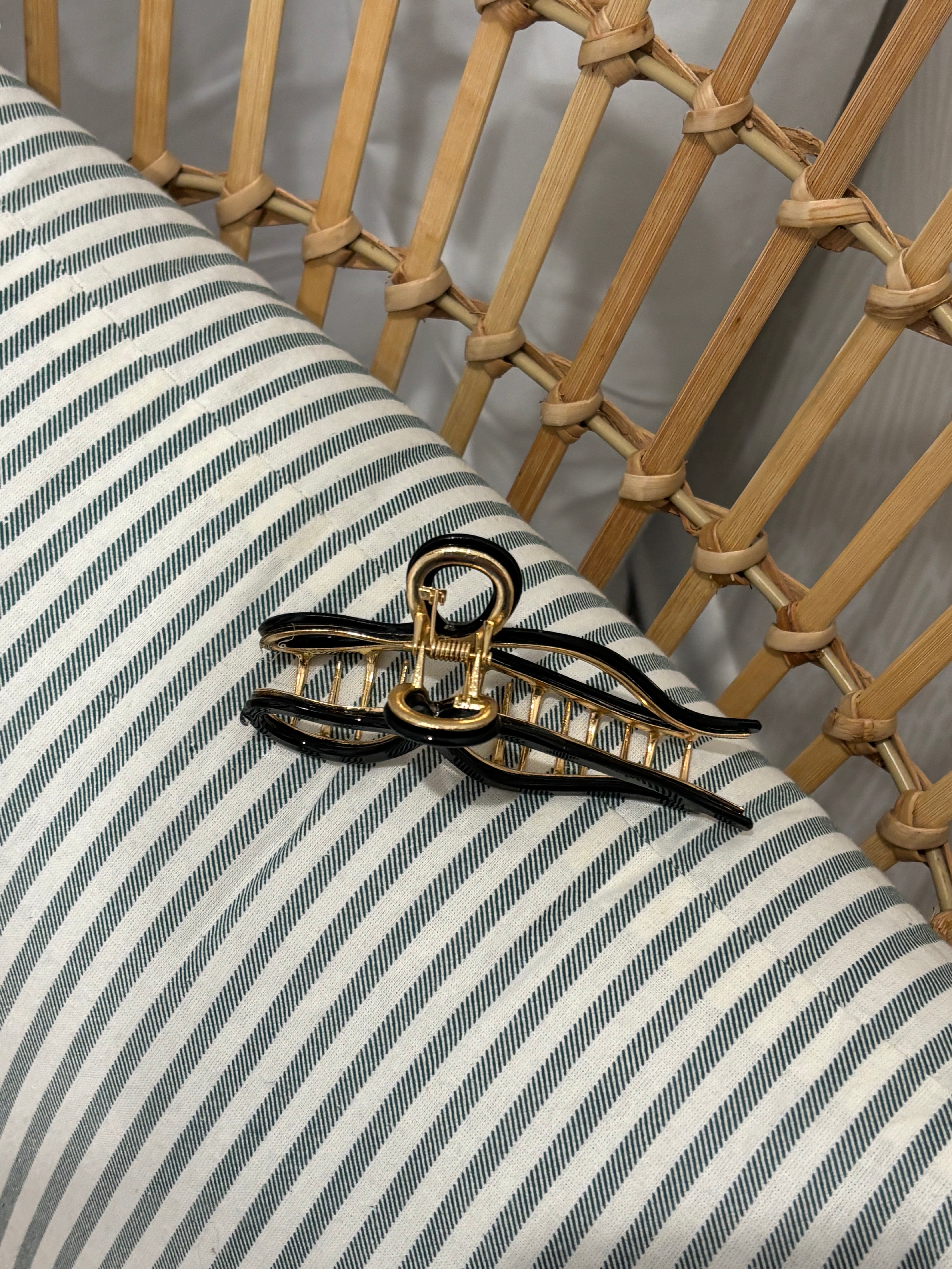 Jumbo Bow Claw Clip | Black