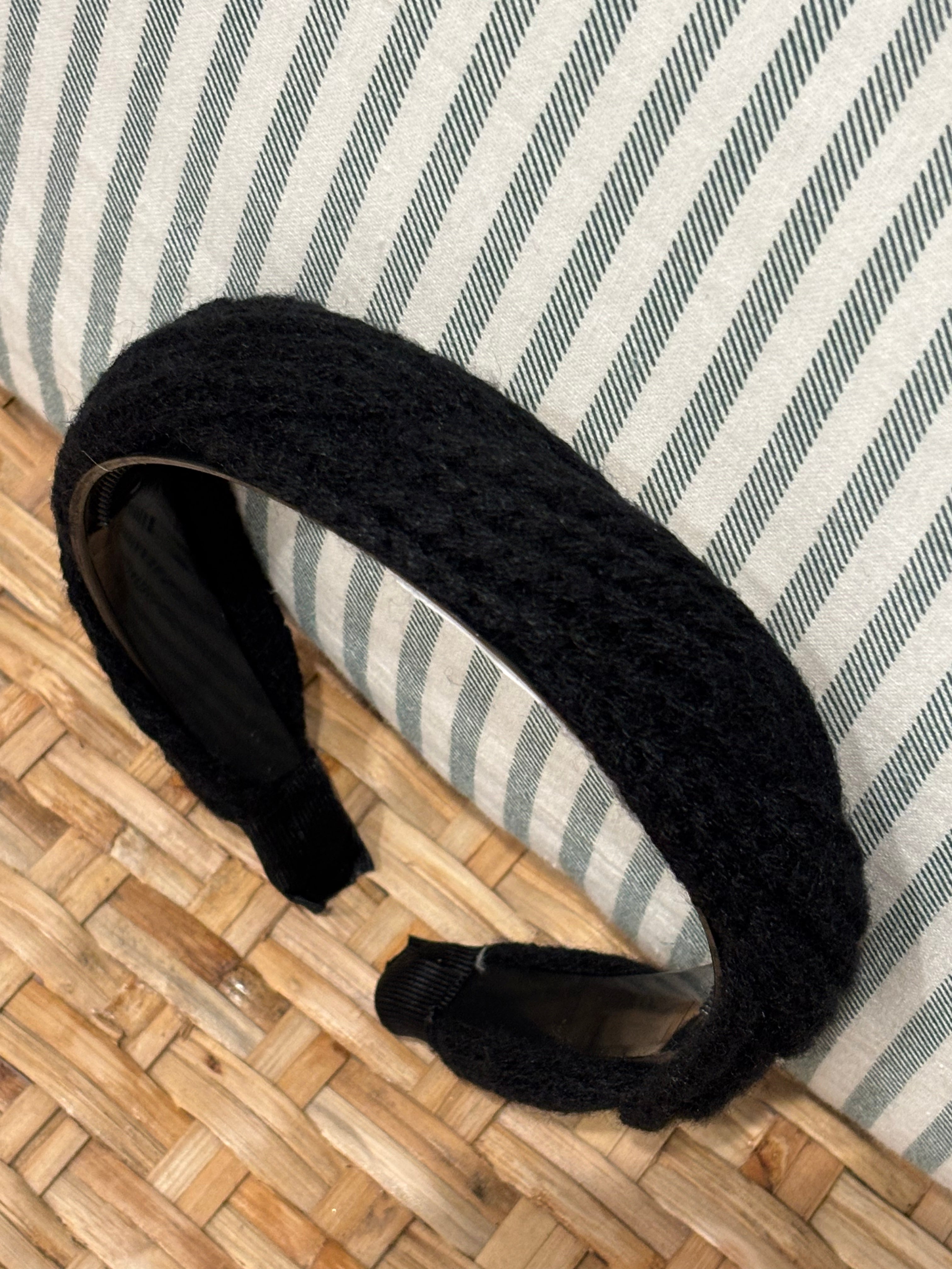Knitted Twist Headband | Black