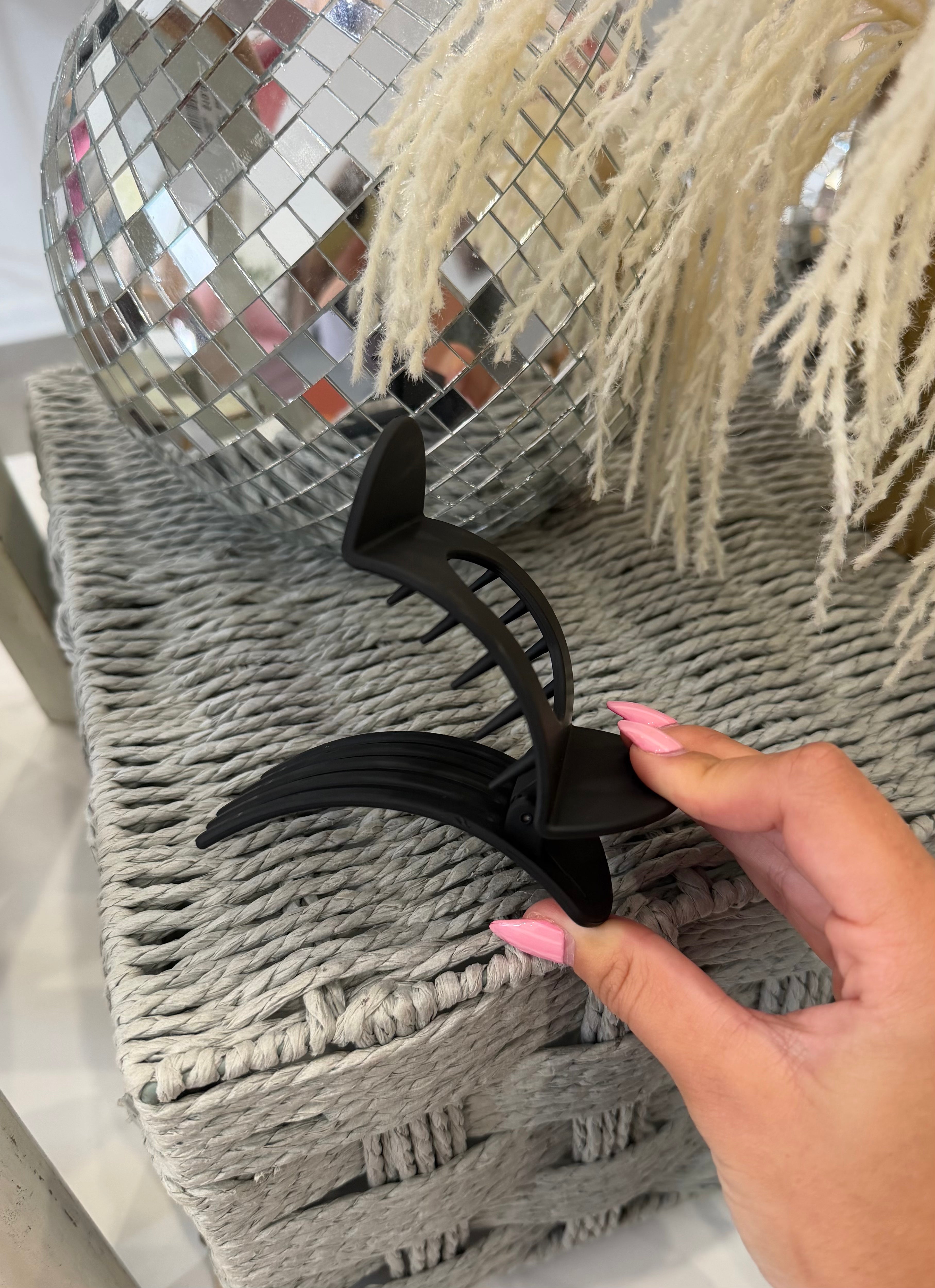 Jumbo Lay Flat Oval Hair | Black