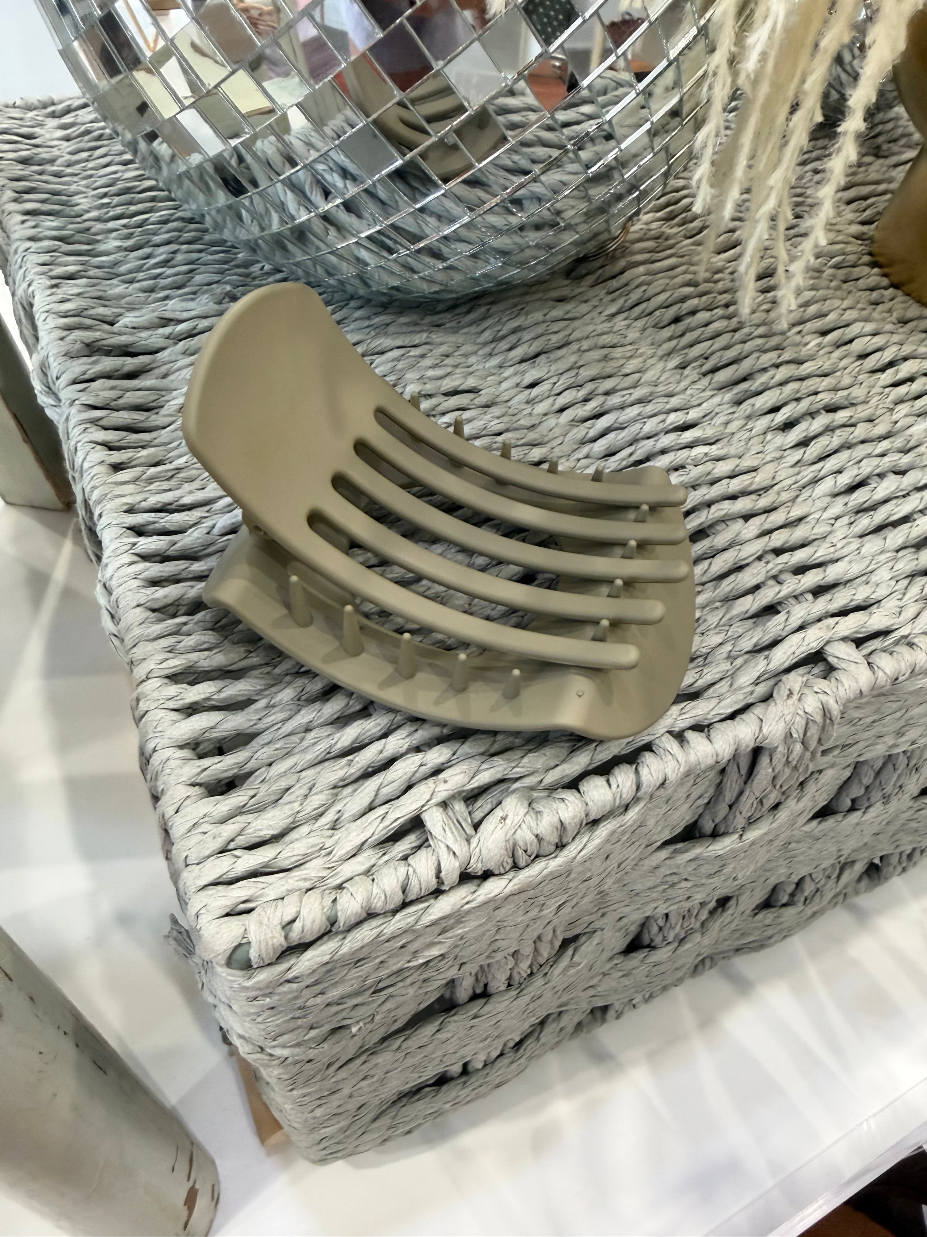 Jumbo Lay Flat Oval Hair | Taupe