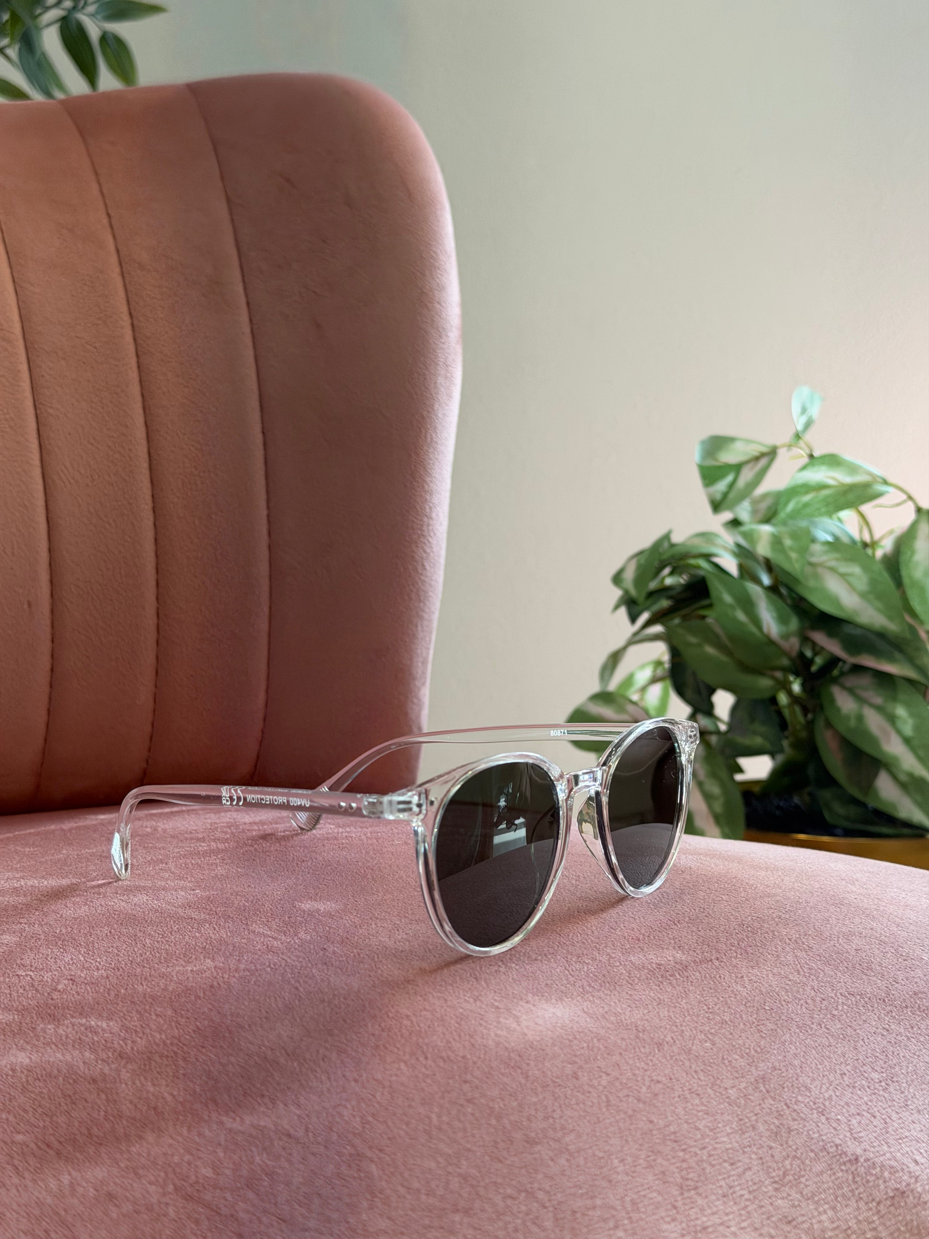 Round Frame Sunglasses | Clear with Black Lenses