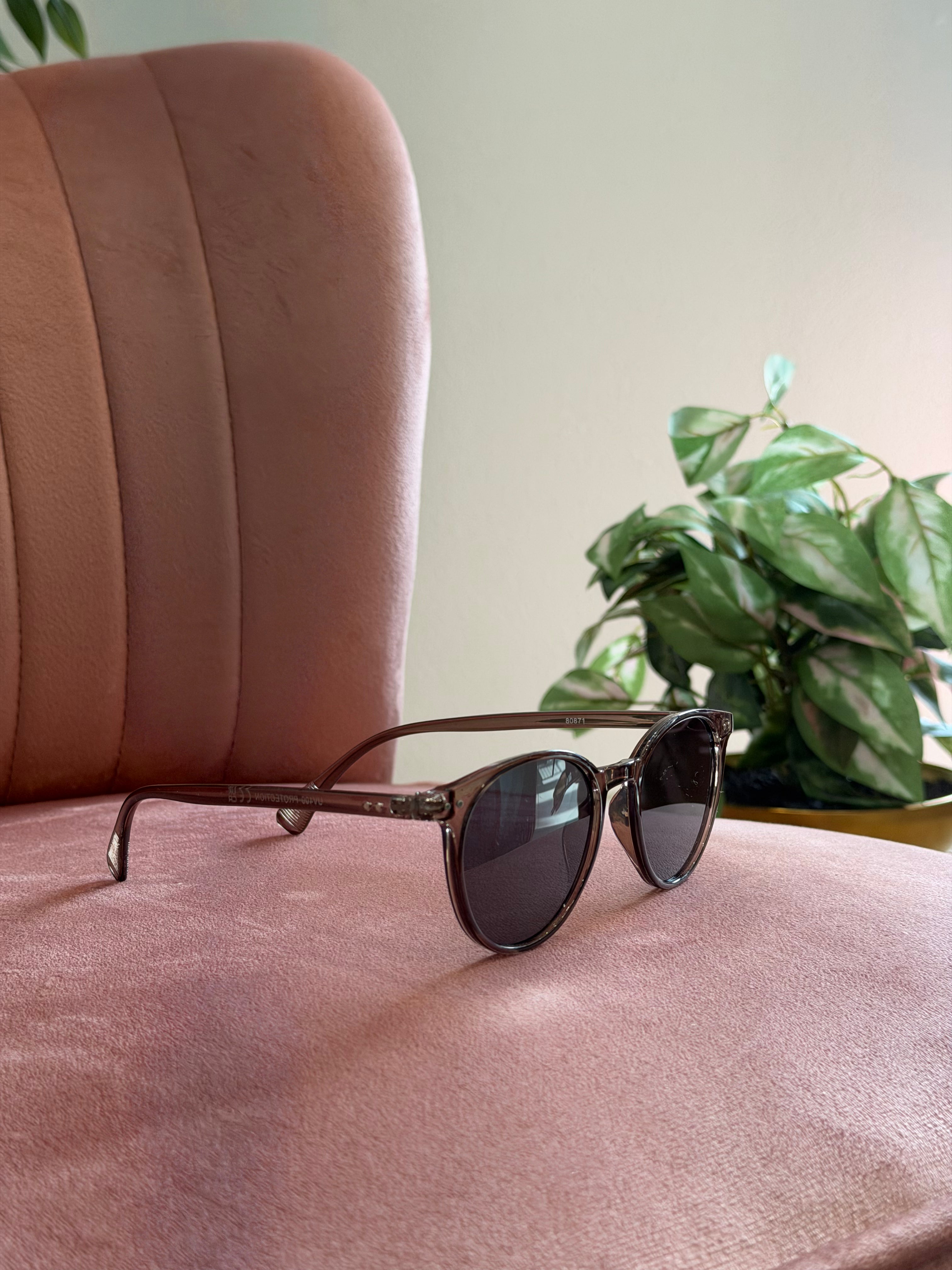 Round Frame Sunglasses | Clear Black with Black Lenses