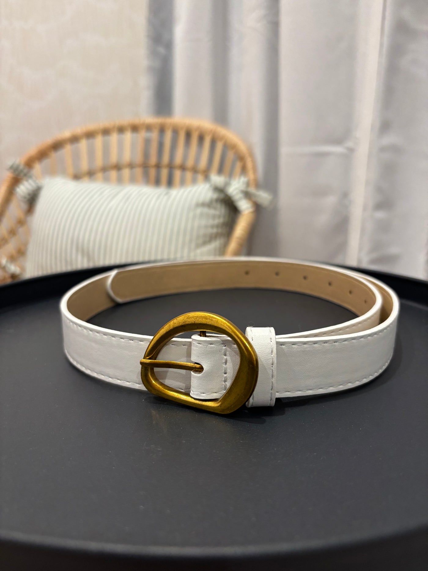 Oval Shaped Faux Leather Buckle Belt | White