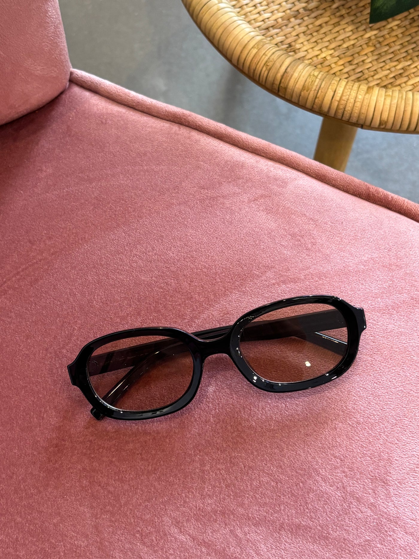 Retro Frame Sunglasses | Black (Light Lenses)