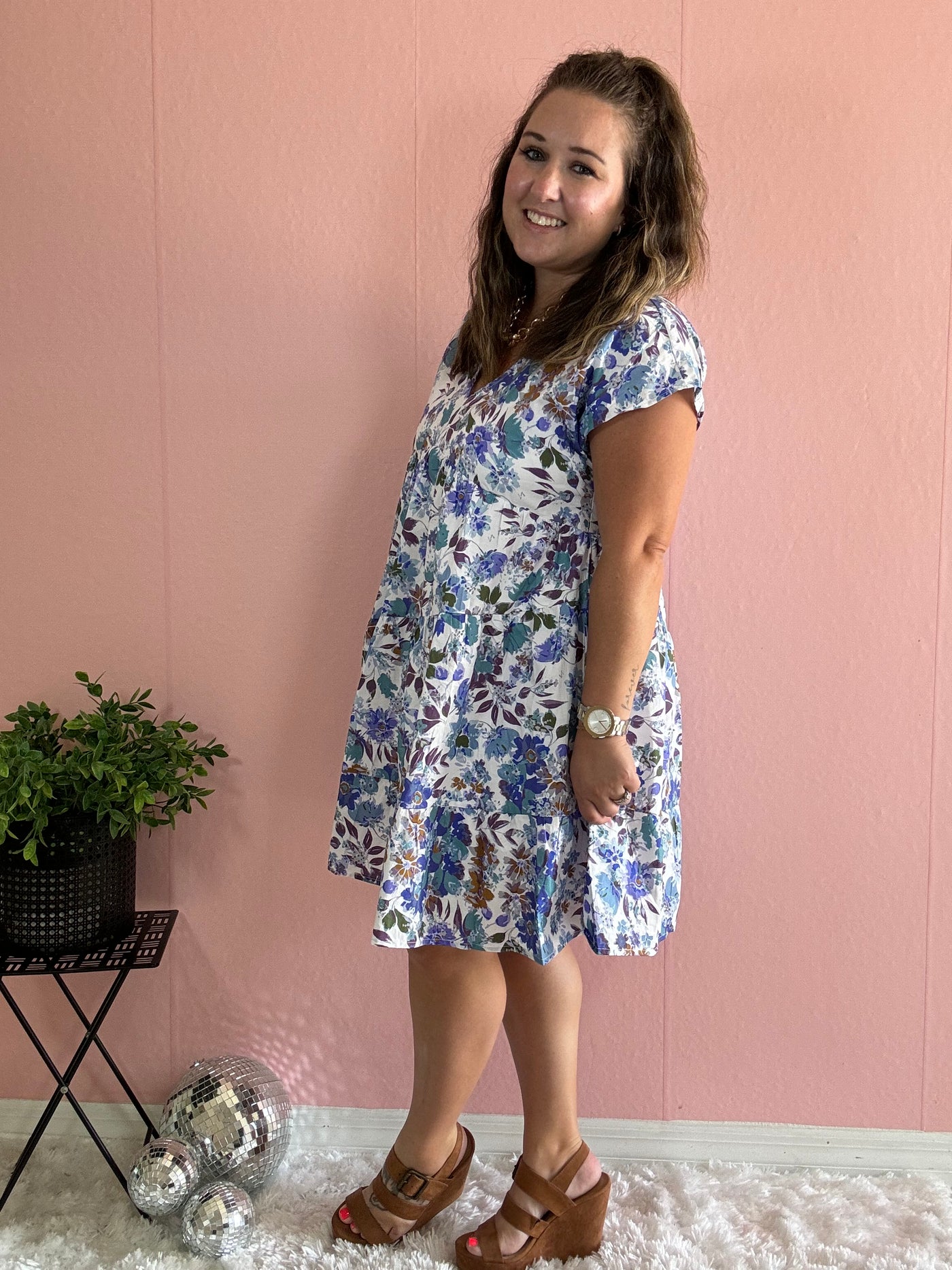 Short sleeve floral dress, white and blue