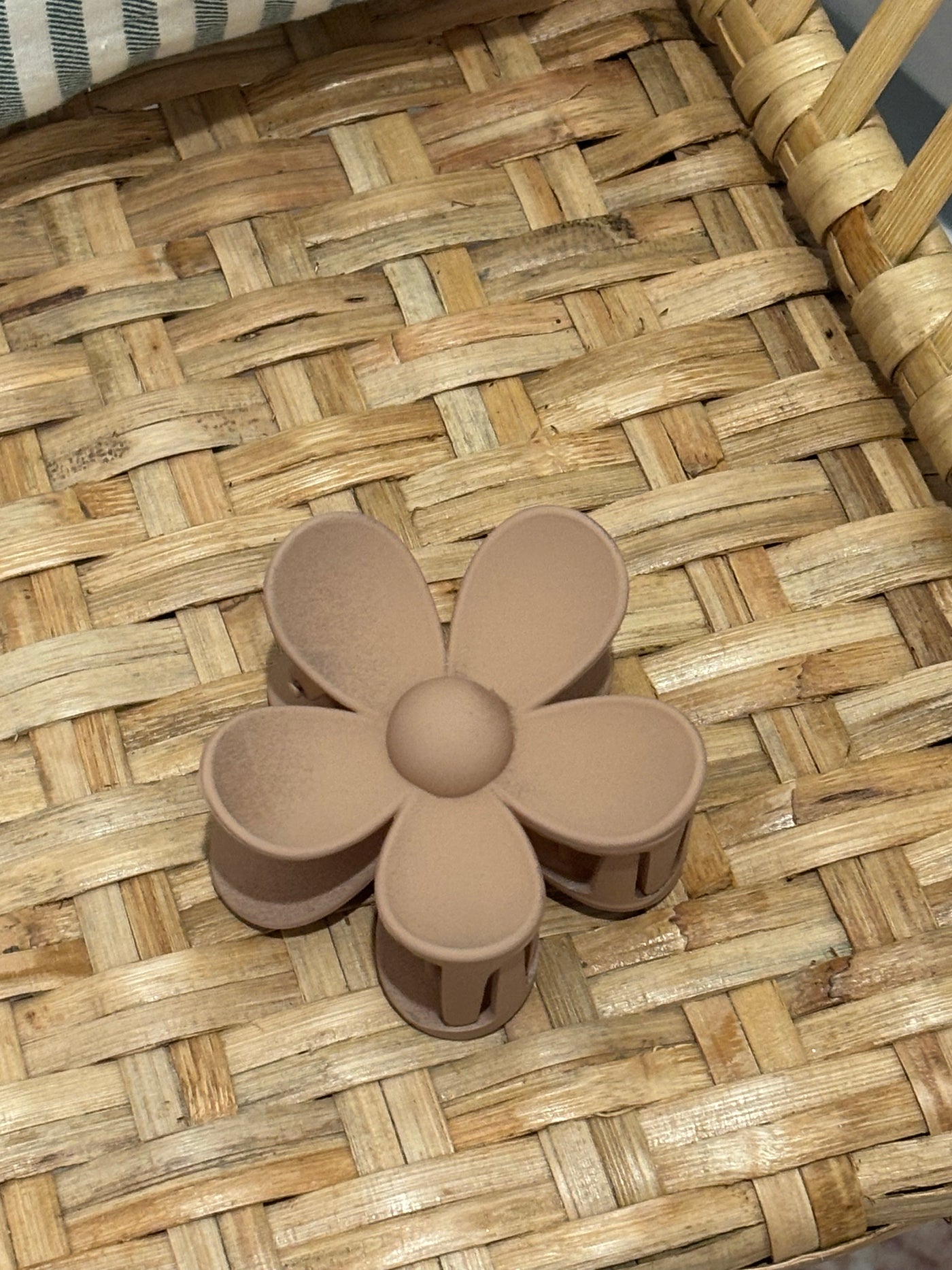 Matte Flower Hair Claw Clip | Brown
