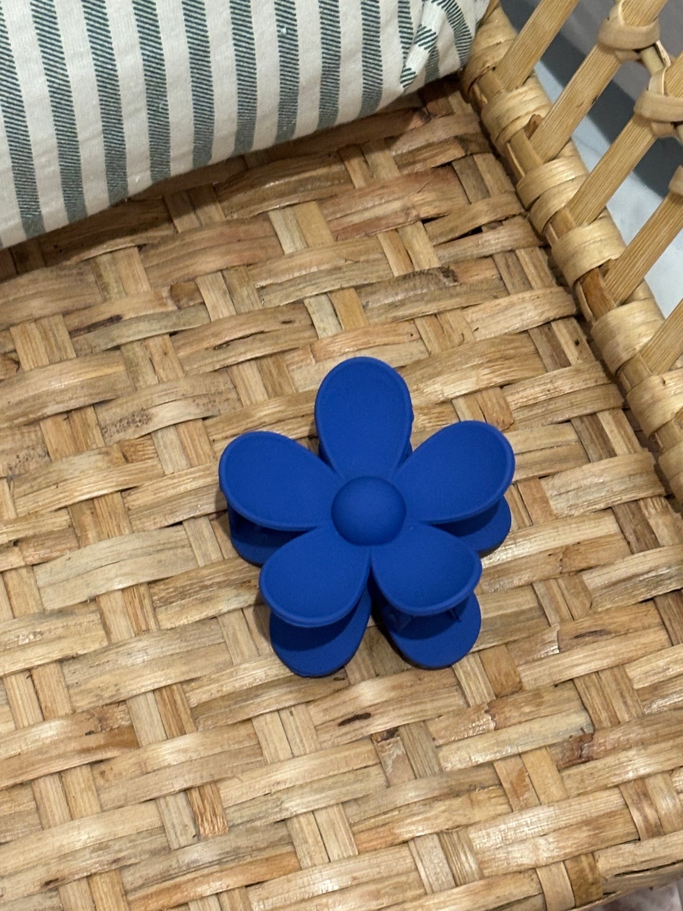 Matte Flower Hair Claw Clip | Dark Blue