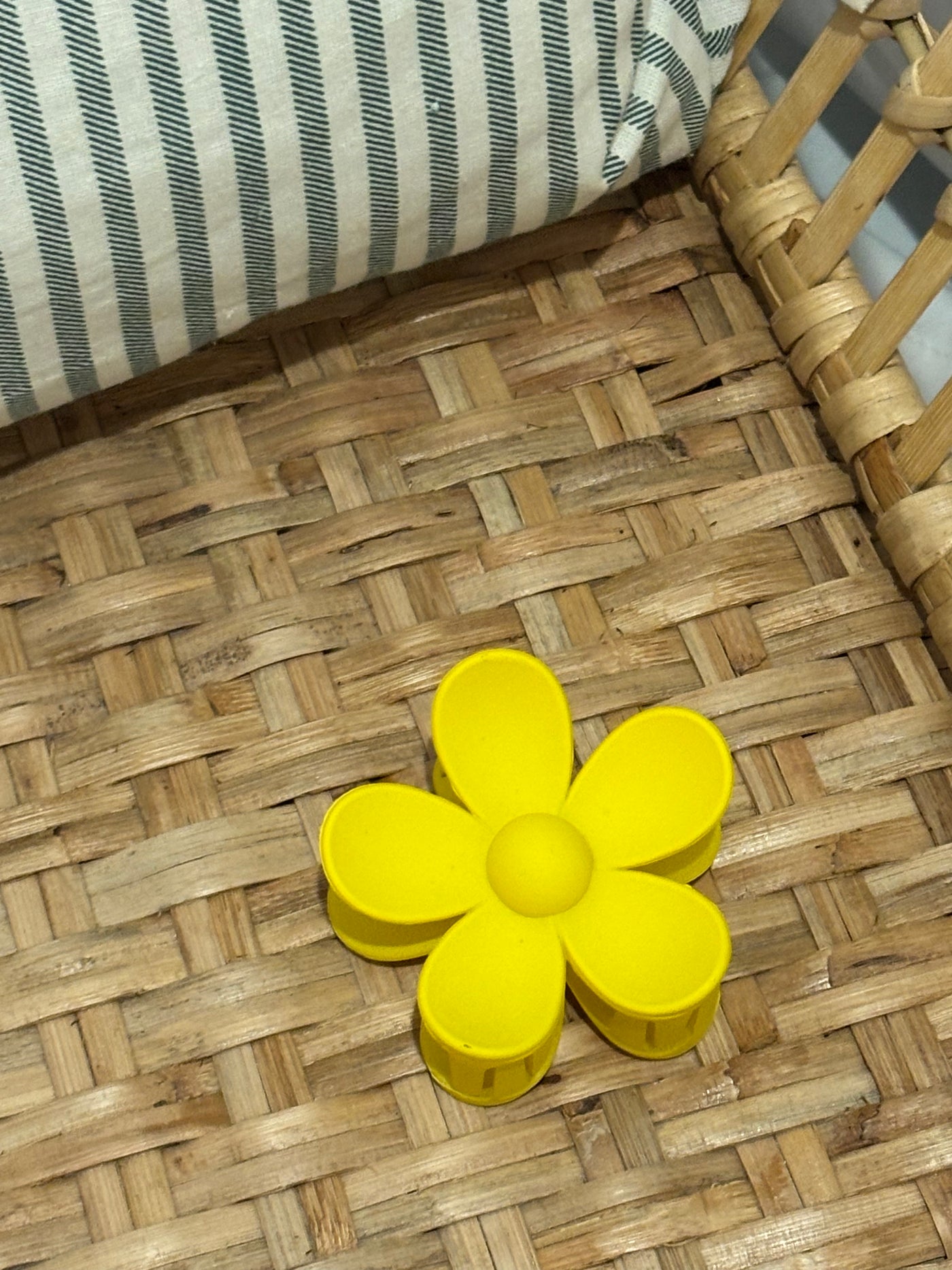 Matte Flower Hair Claw Clip | Yellow