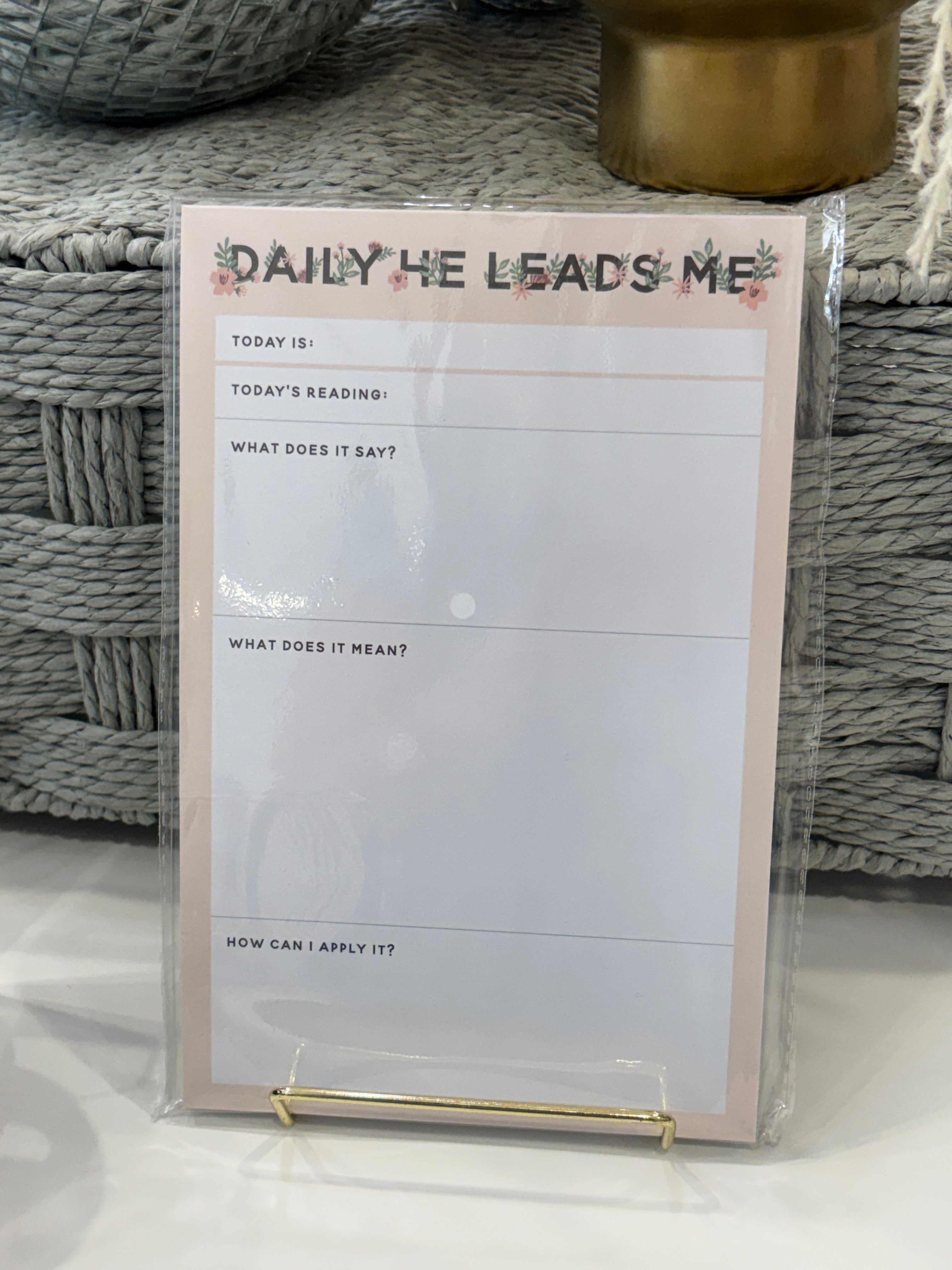 Daily He Leads Me Notepad