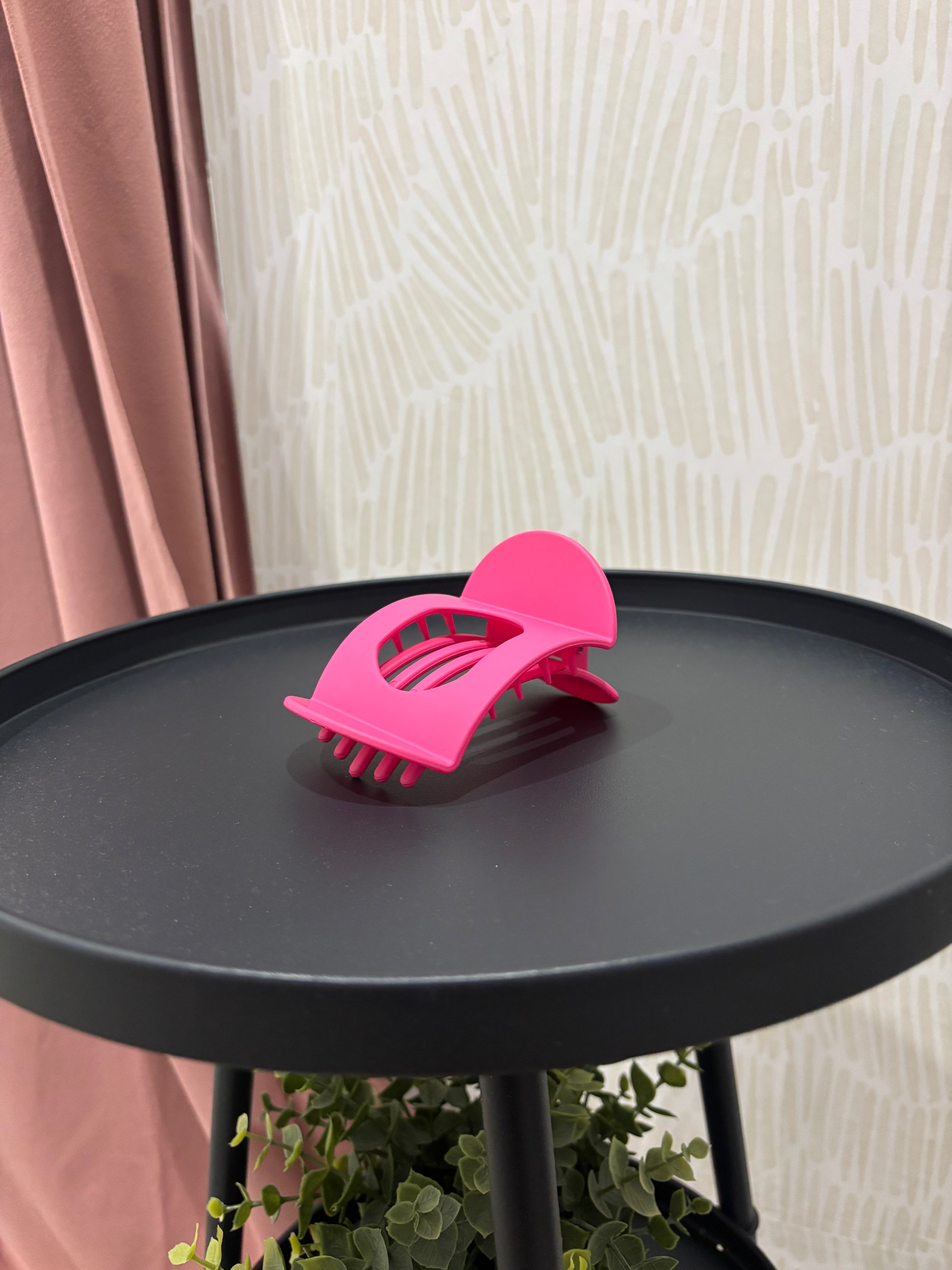Flat Lay Oval Hair Claw Clip | Fuchsia
