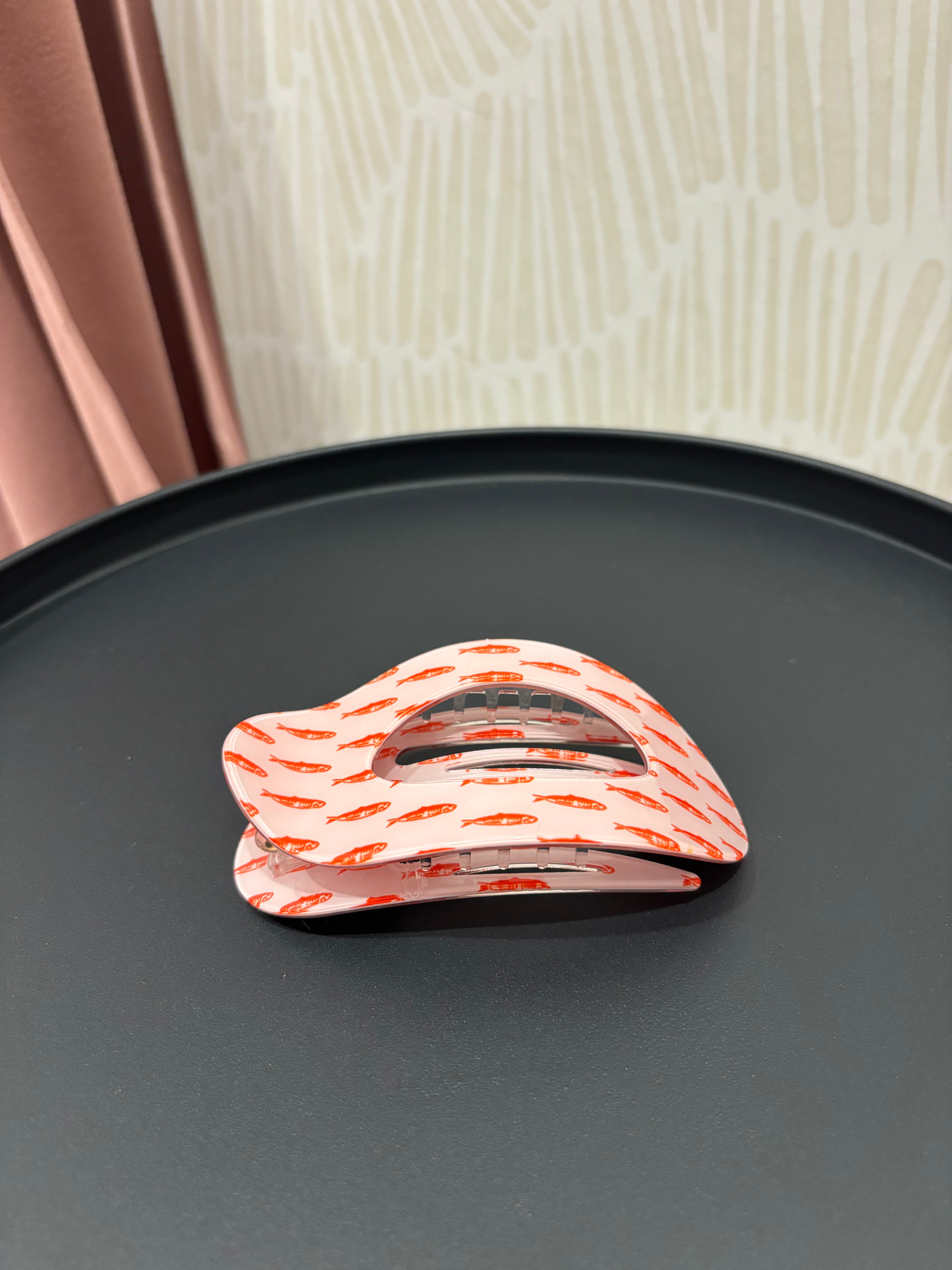 Jumbo Lay Flat Oval Claw Clip | Fish