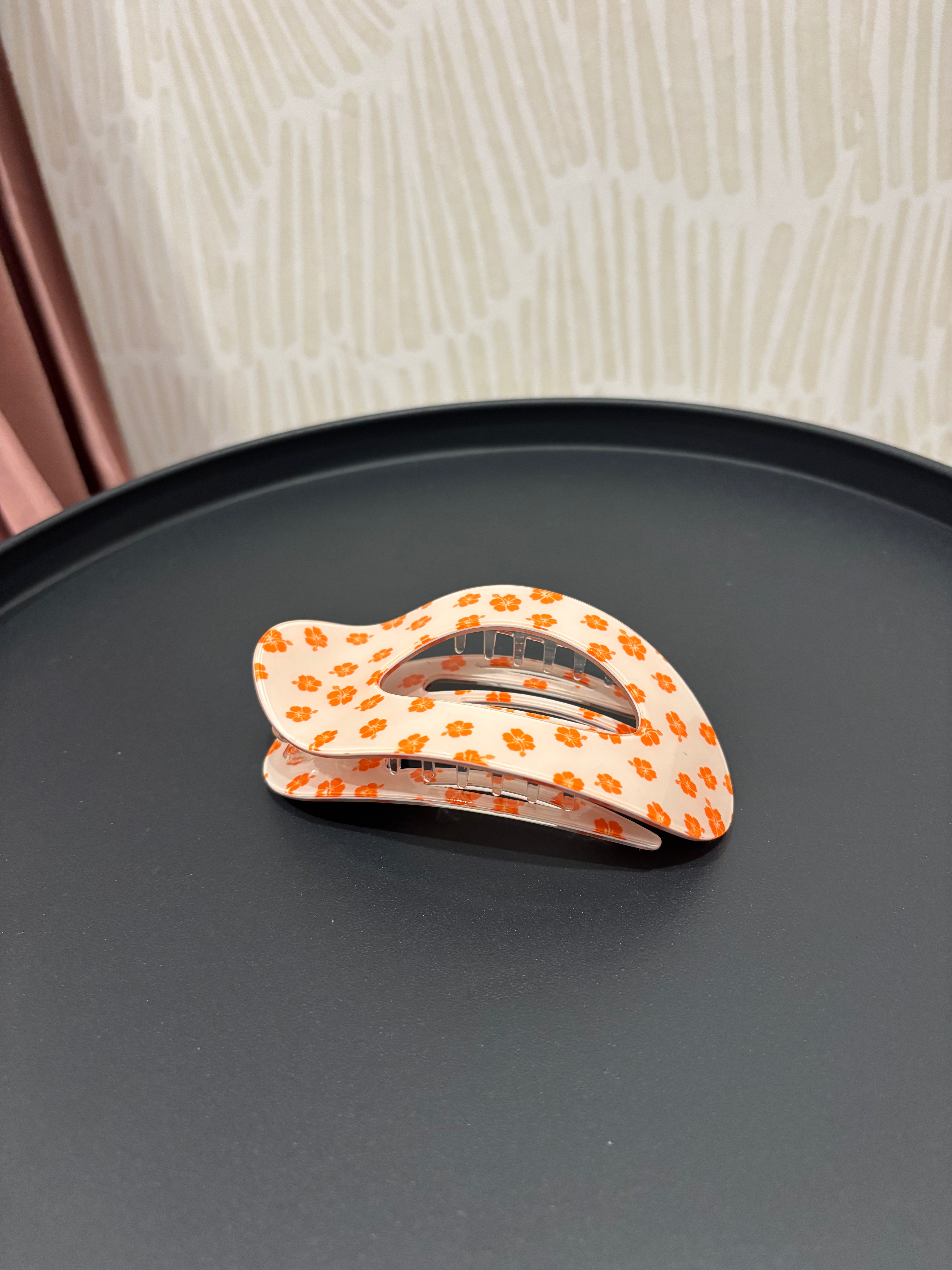 Jumbo Lay Flat Oval Claw Clip | Flower