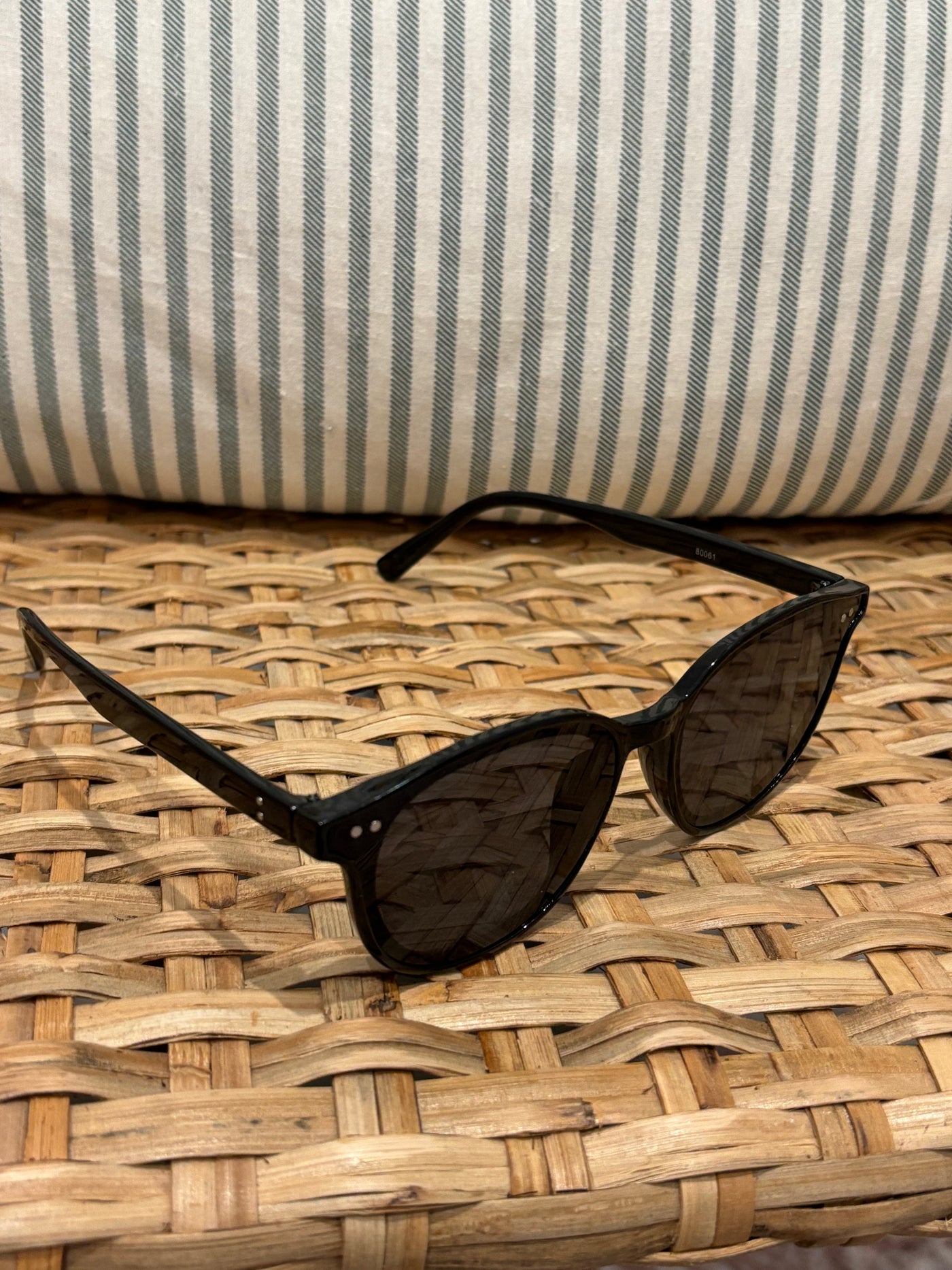Round Frame Sunglasses | Black