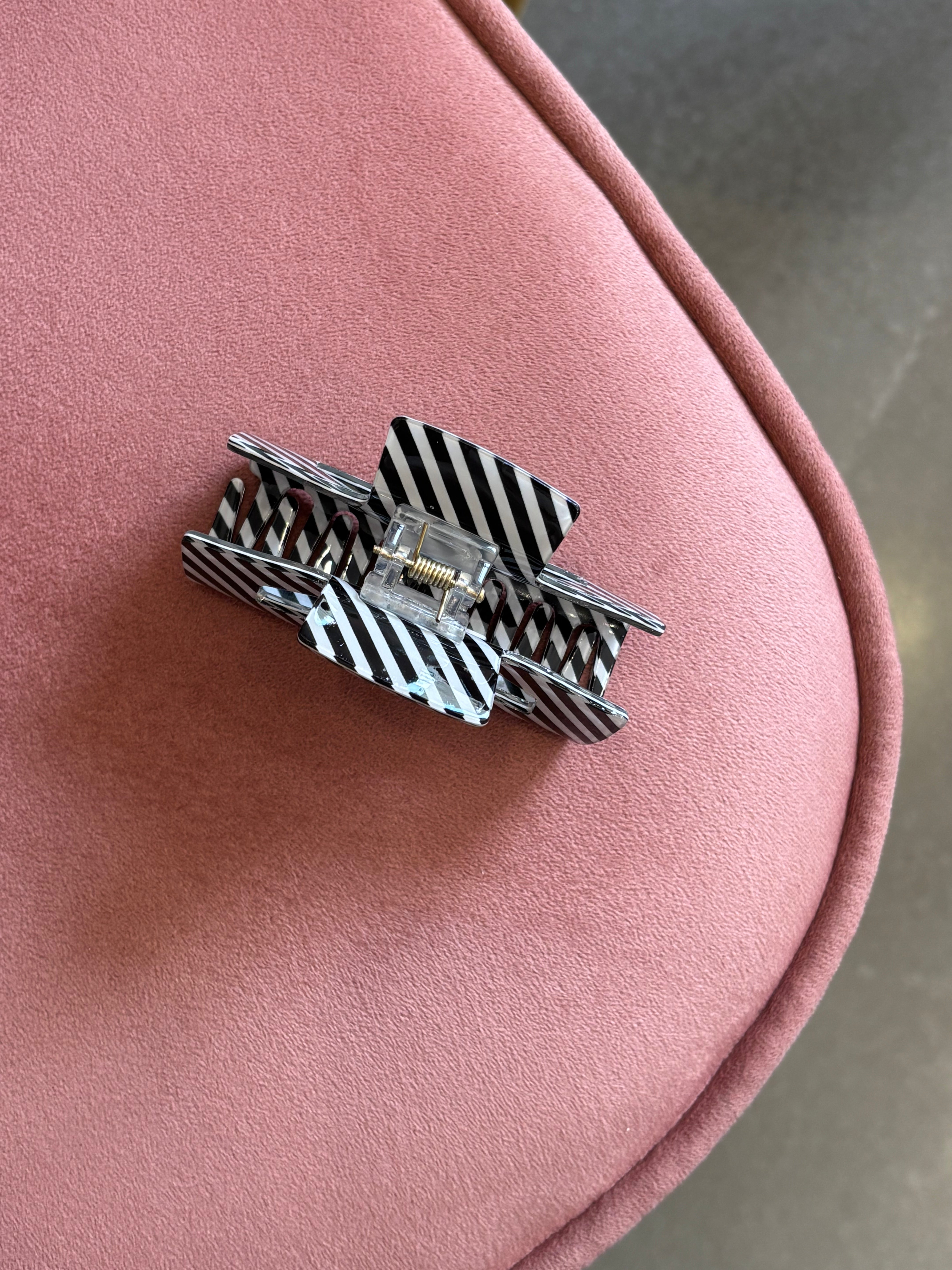 Striped Claw Clip | Black