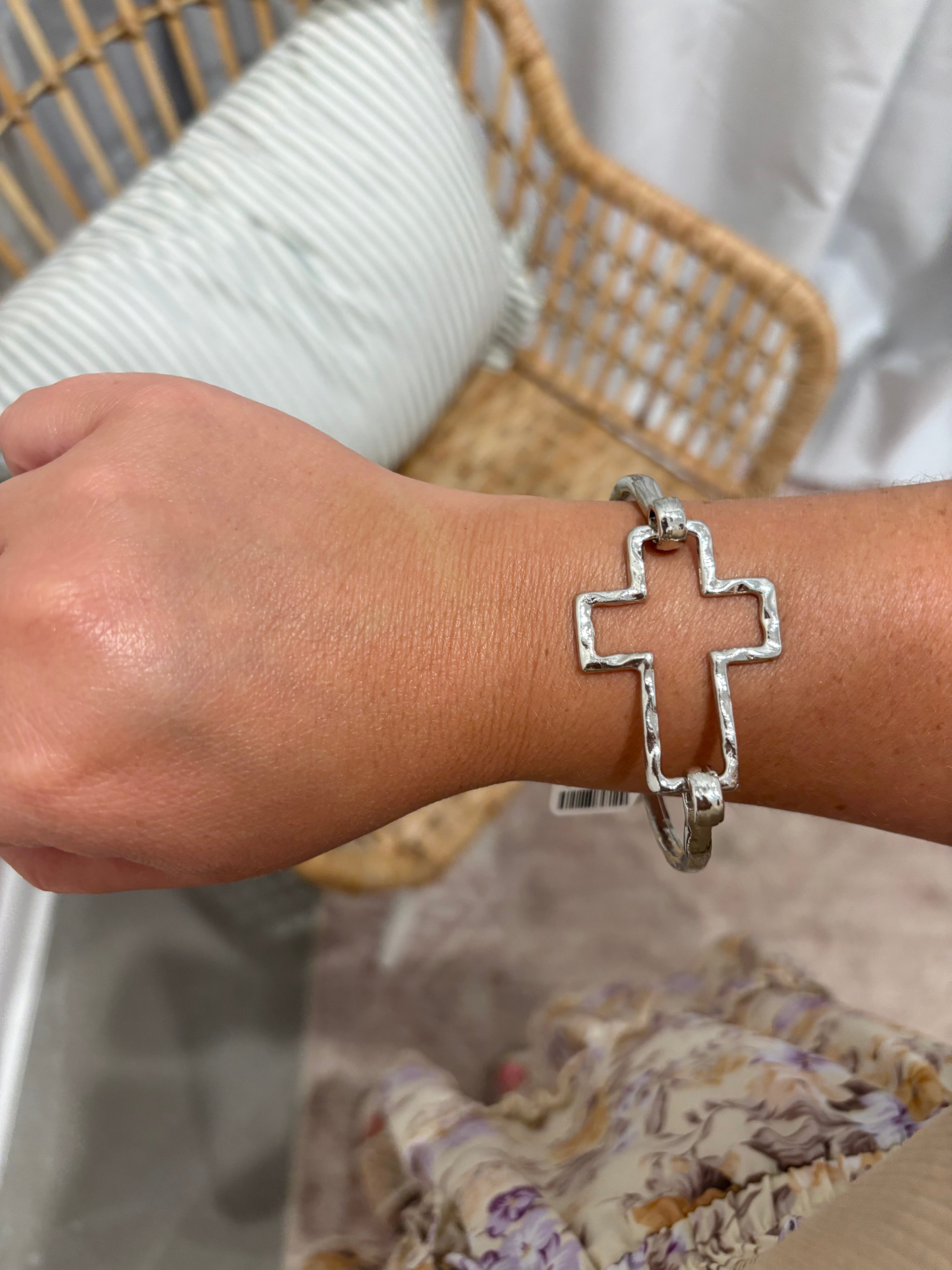 Hammered Cross Bracelet | Silver