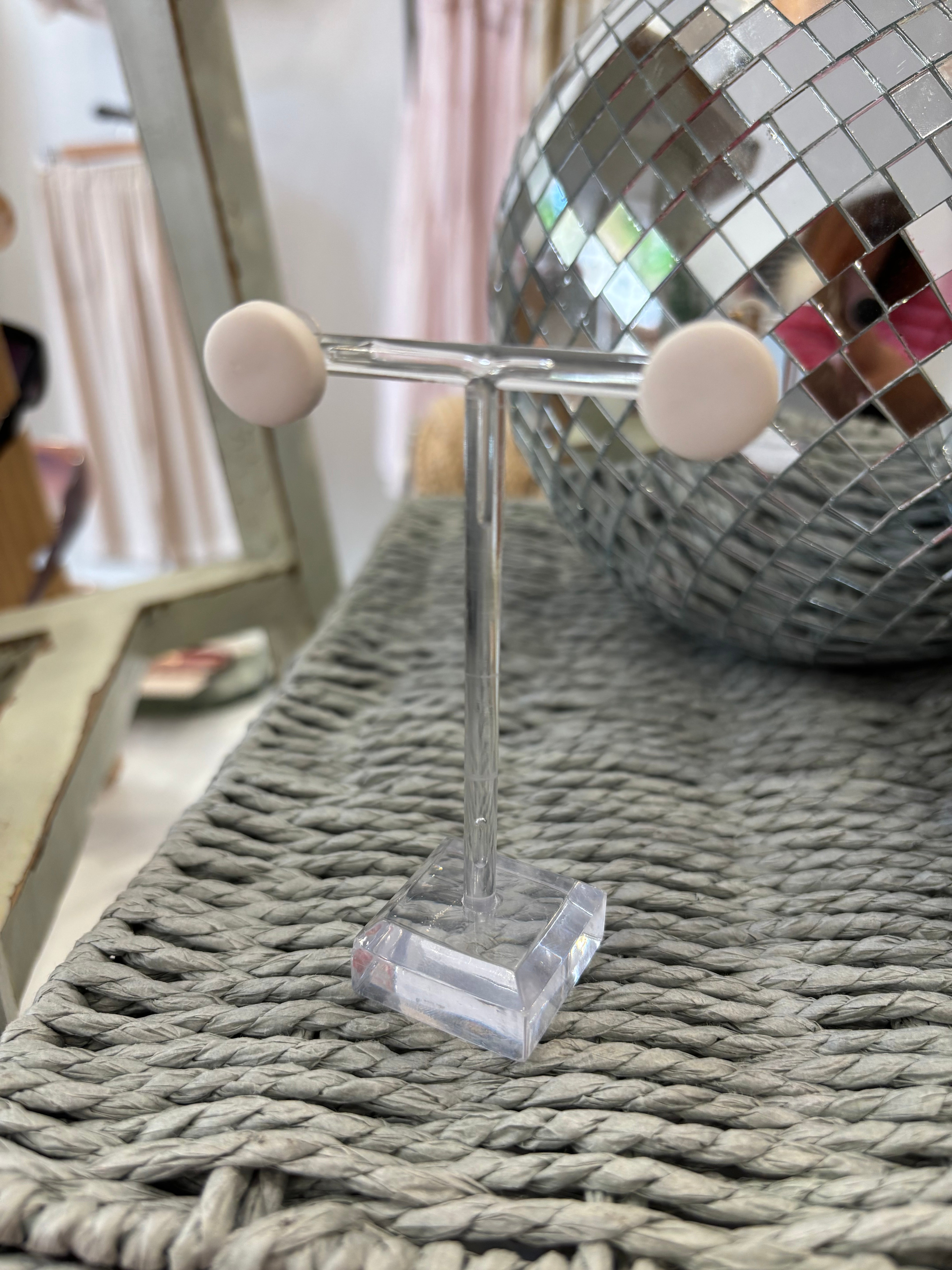 Circle Stud Clay Earring | White