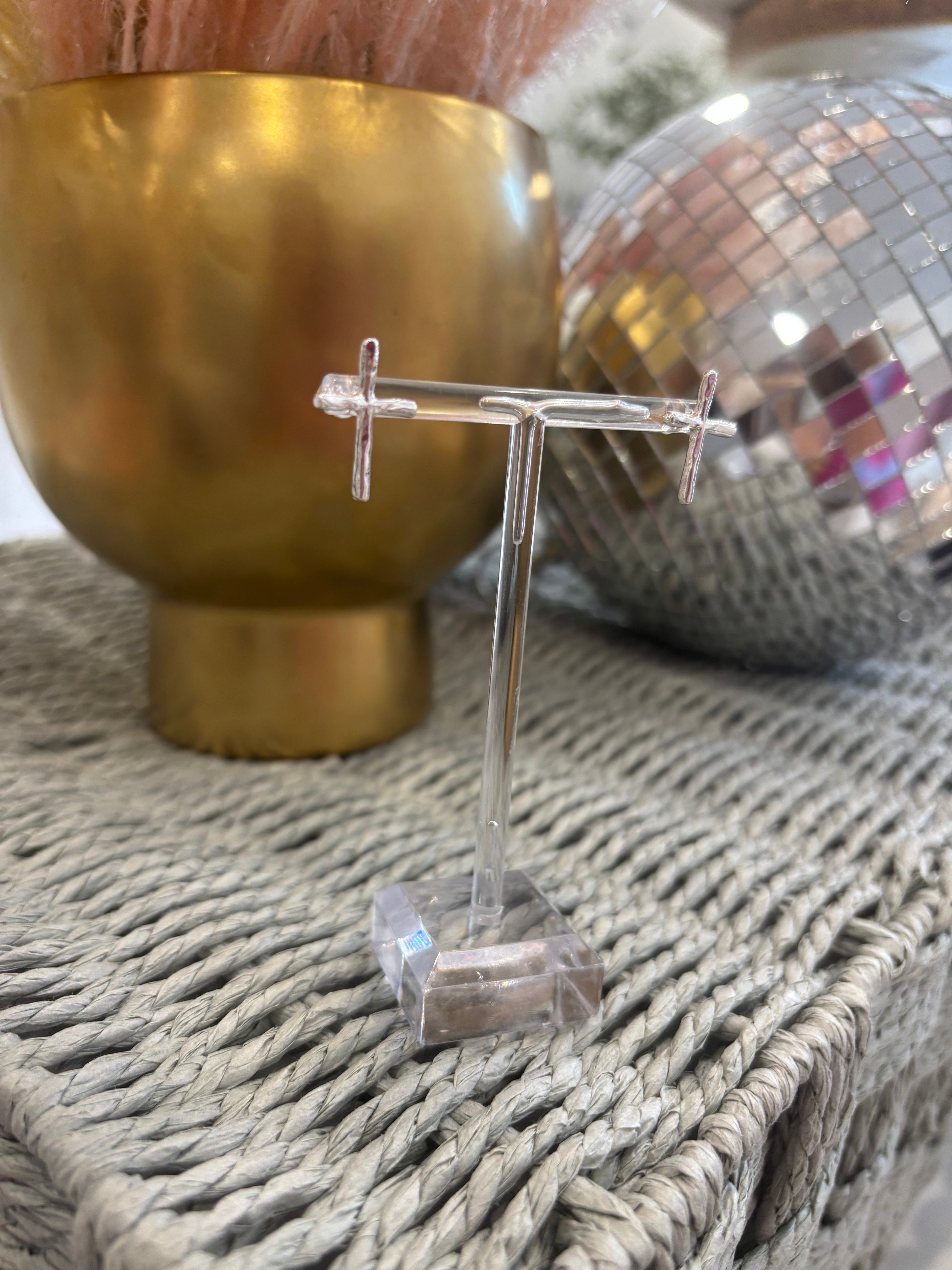 Hammered Cross Stud Earring | Silver