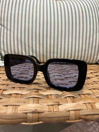 Retro Rectangle Frame Sunglasses | Black (Blue Lenses)