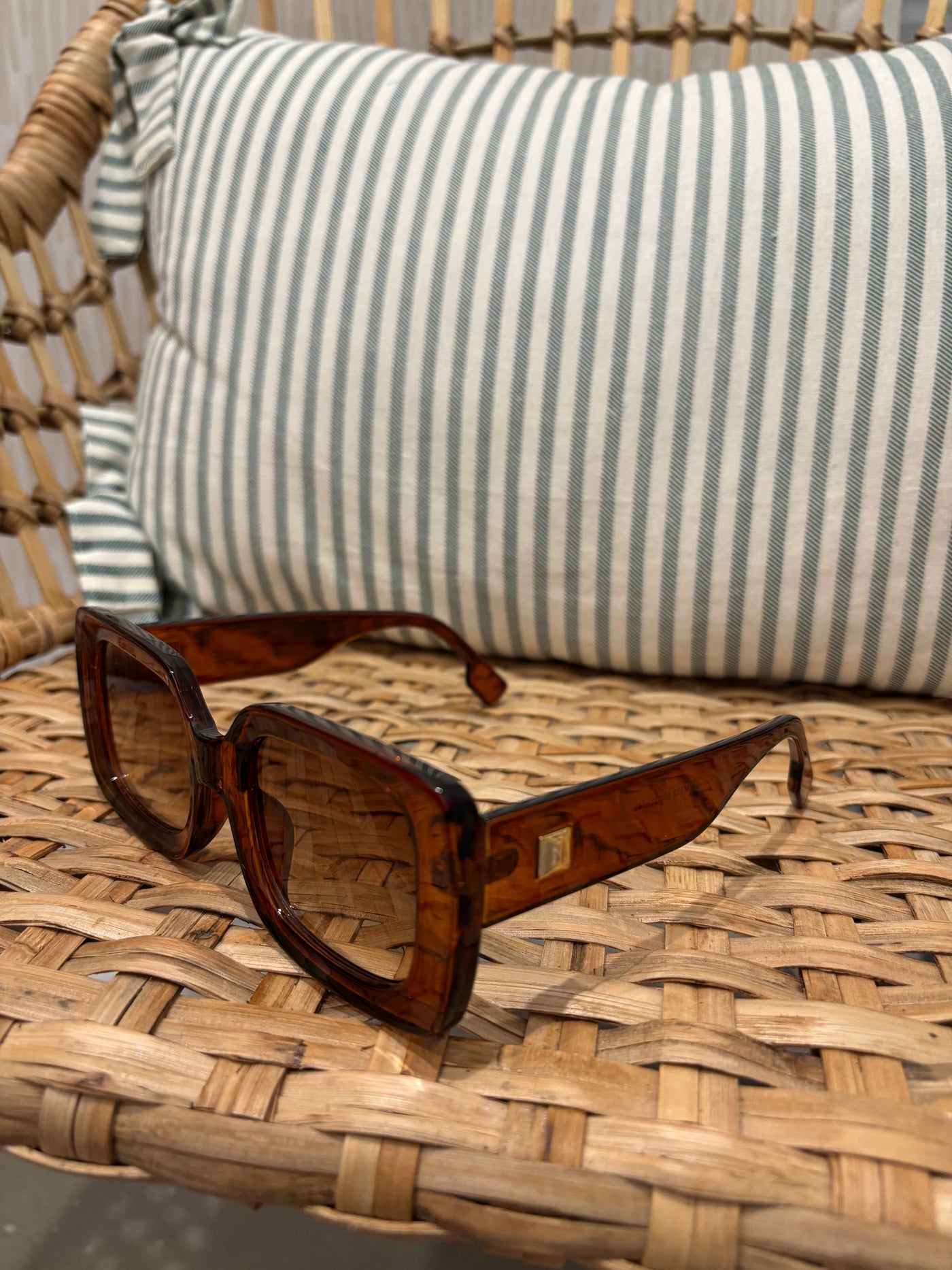 Retro Rectangle Frame Sunglasses | Dark Brown