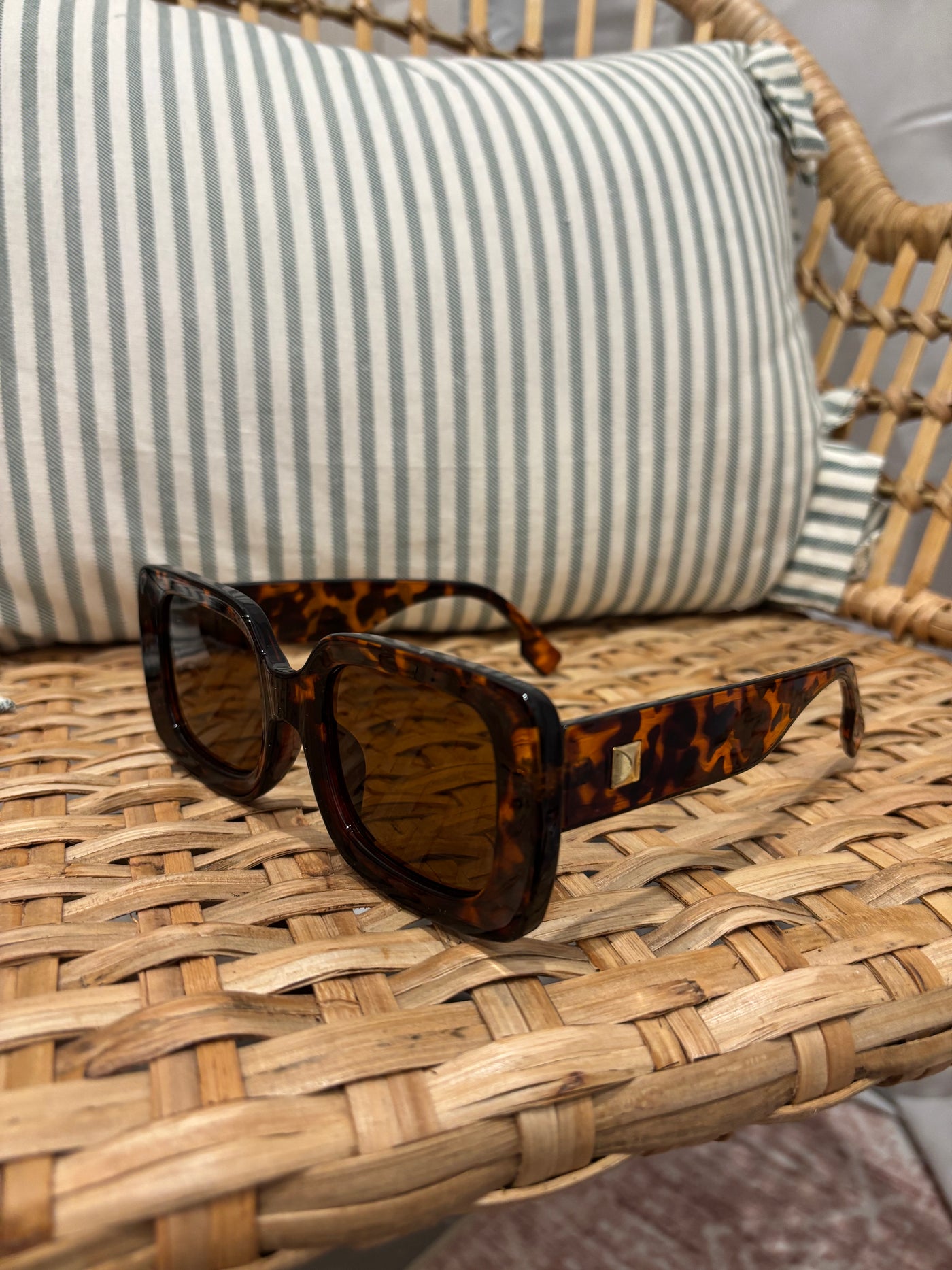 Retro Rectangle Frame Sunglasses | Brown Tortoise