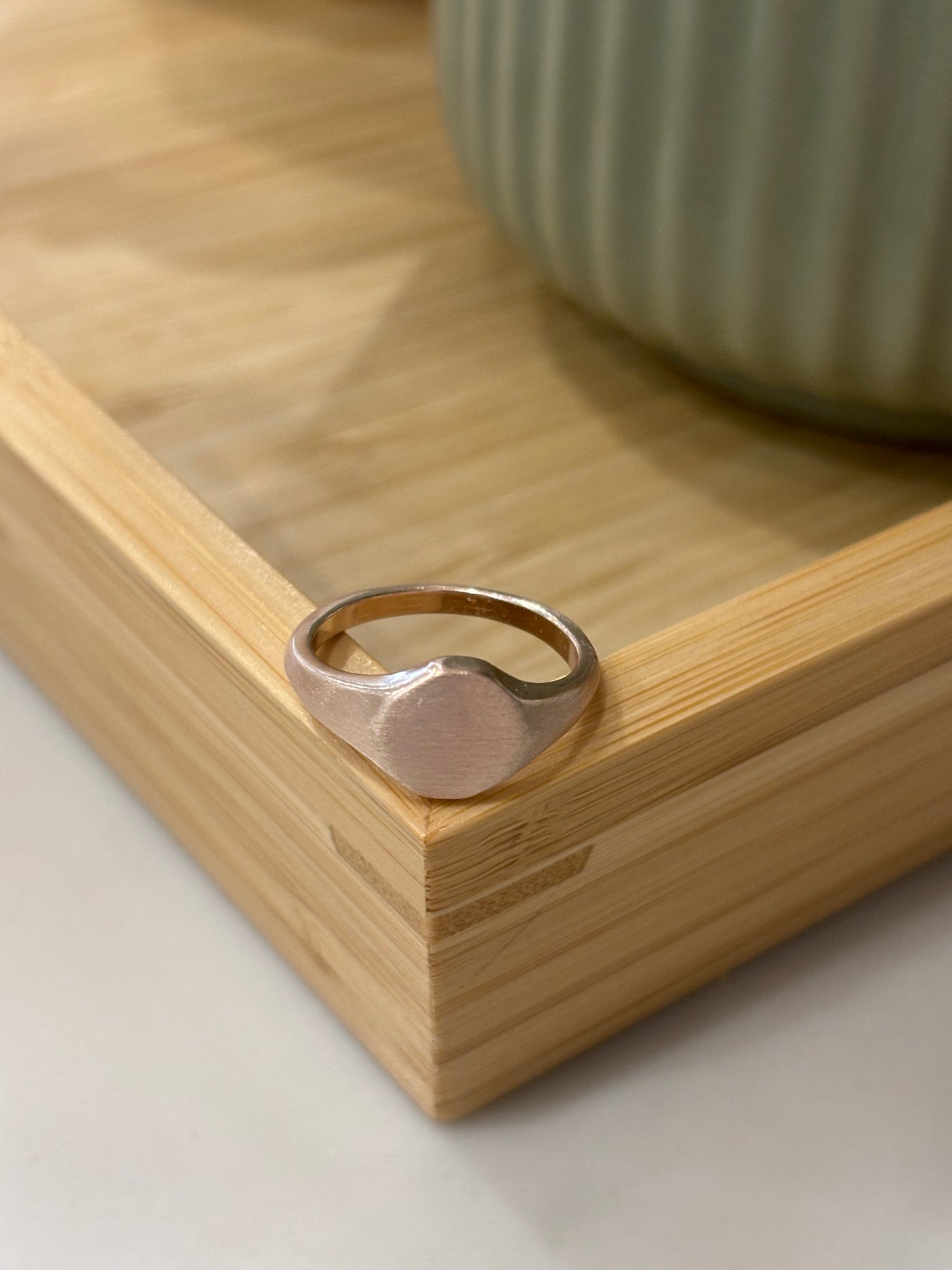 Flat Circle Emblem Ring 