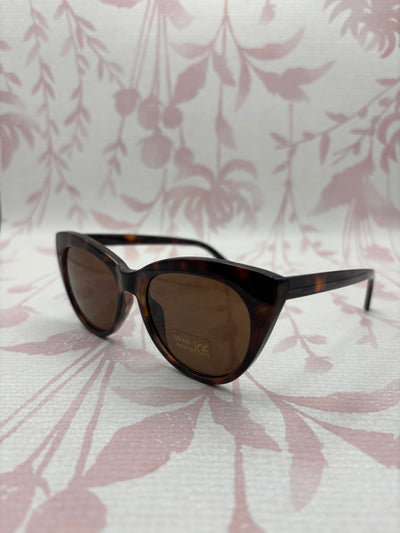 Cateye Sunglasses // Brown Tortoise
