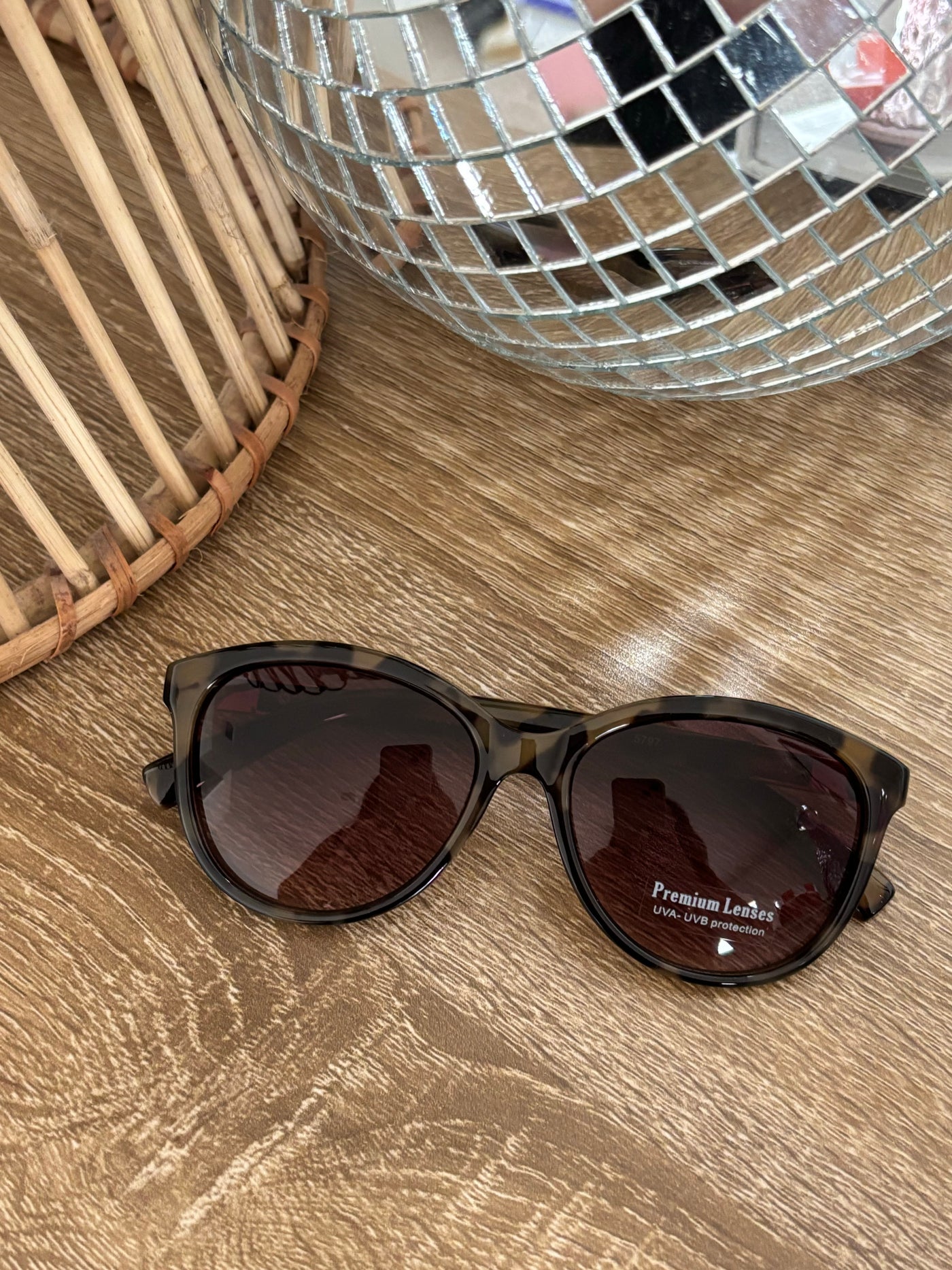 Round Frame Sunglasses 