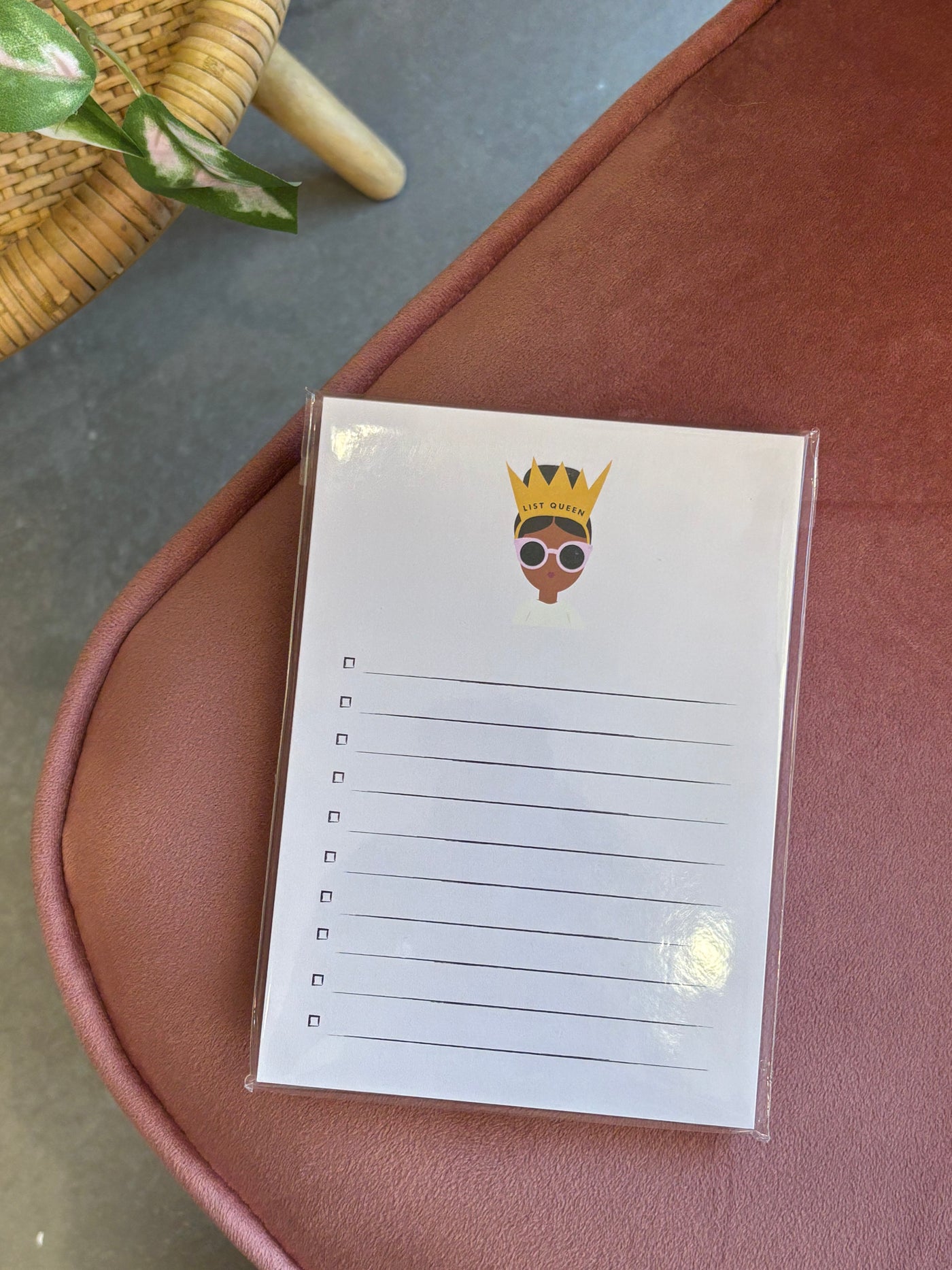 List Queen Raven Notepad