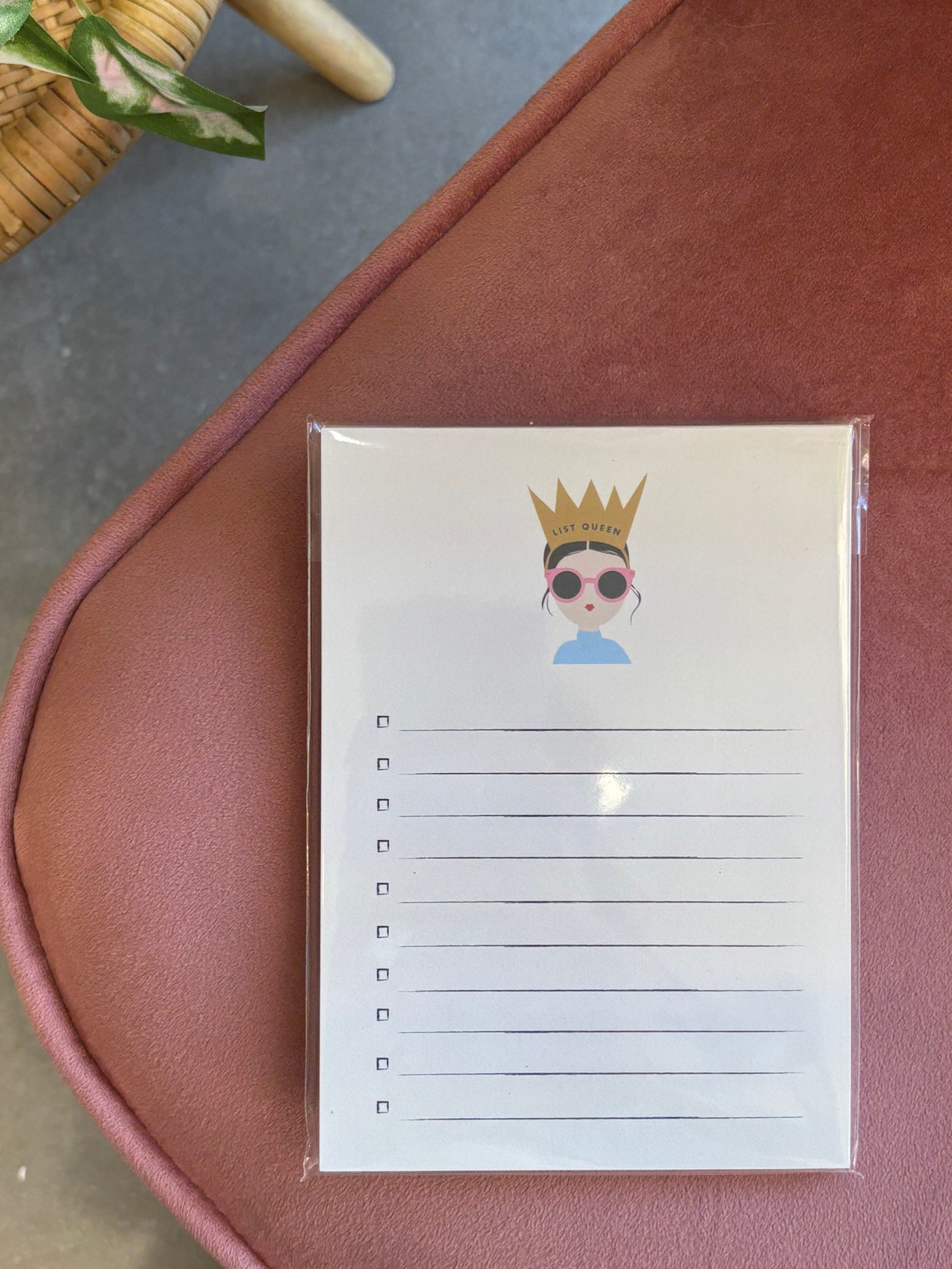 List Queen Brunette Notepad