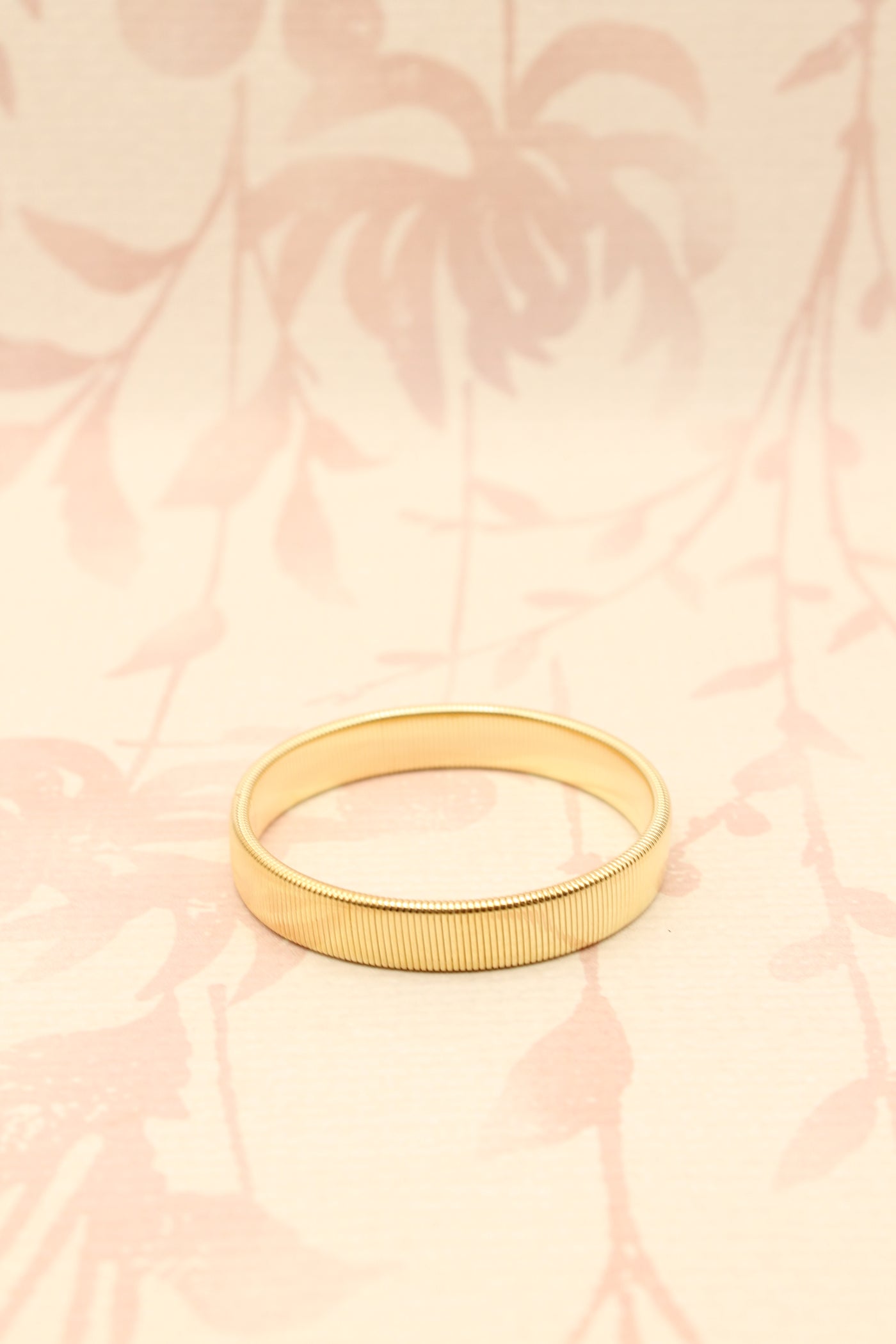 Ribbed Stretch Bangle | Gold