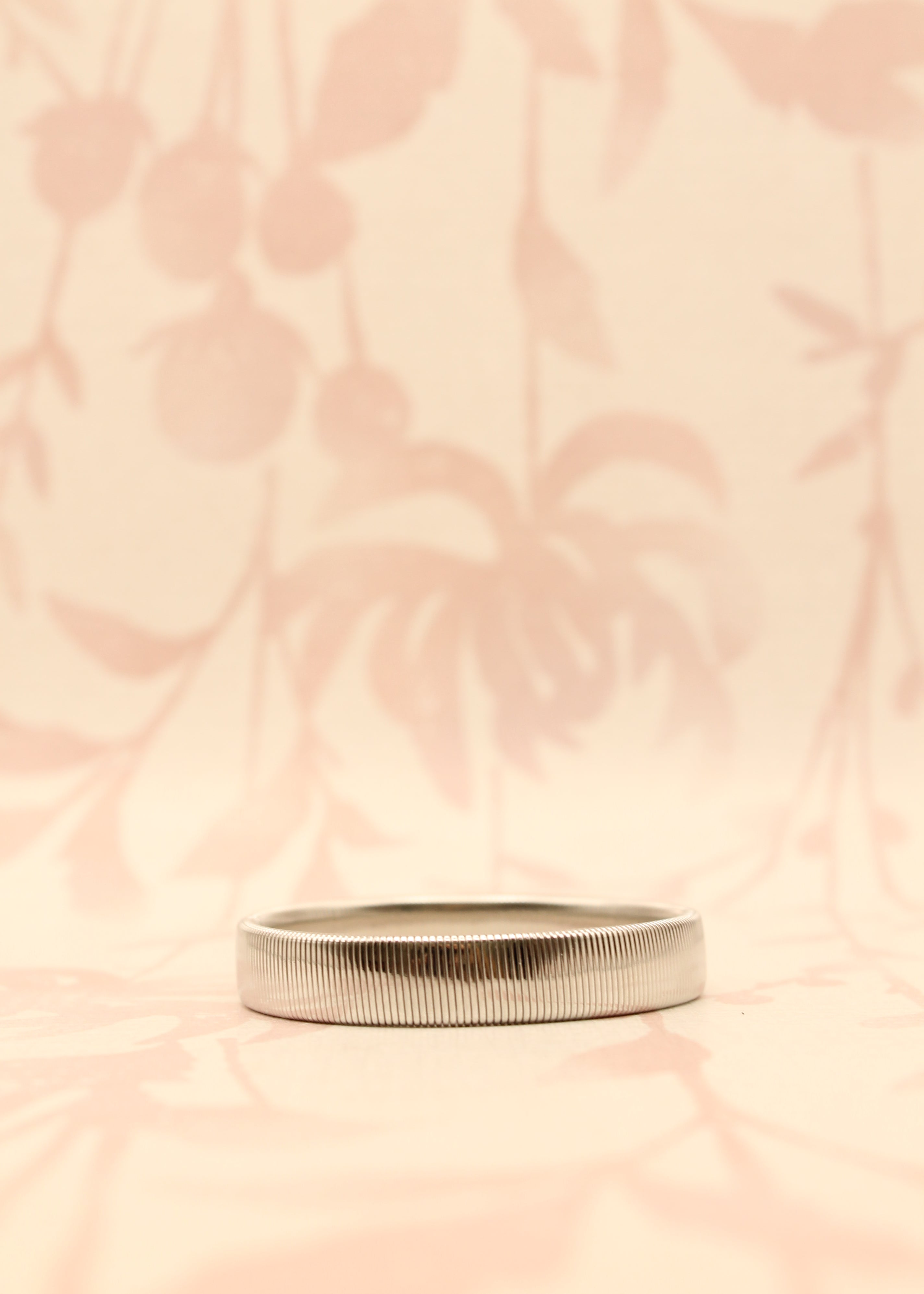 Ribbed Stretch Bangle | Silver