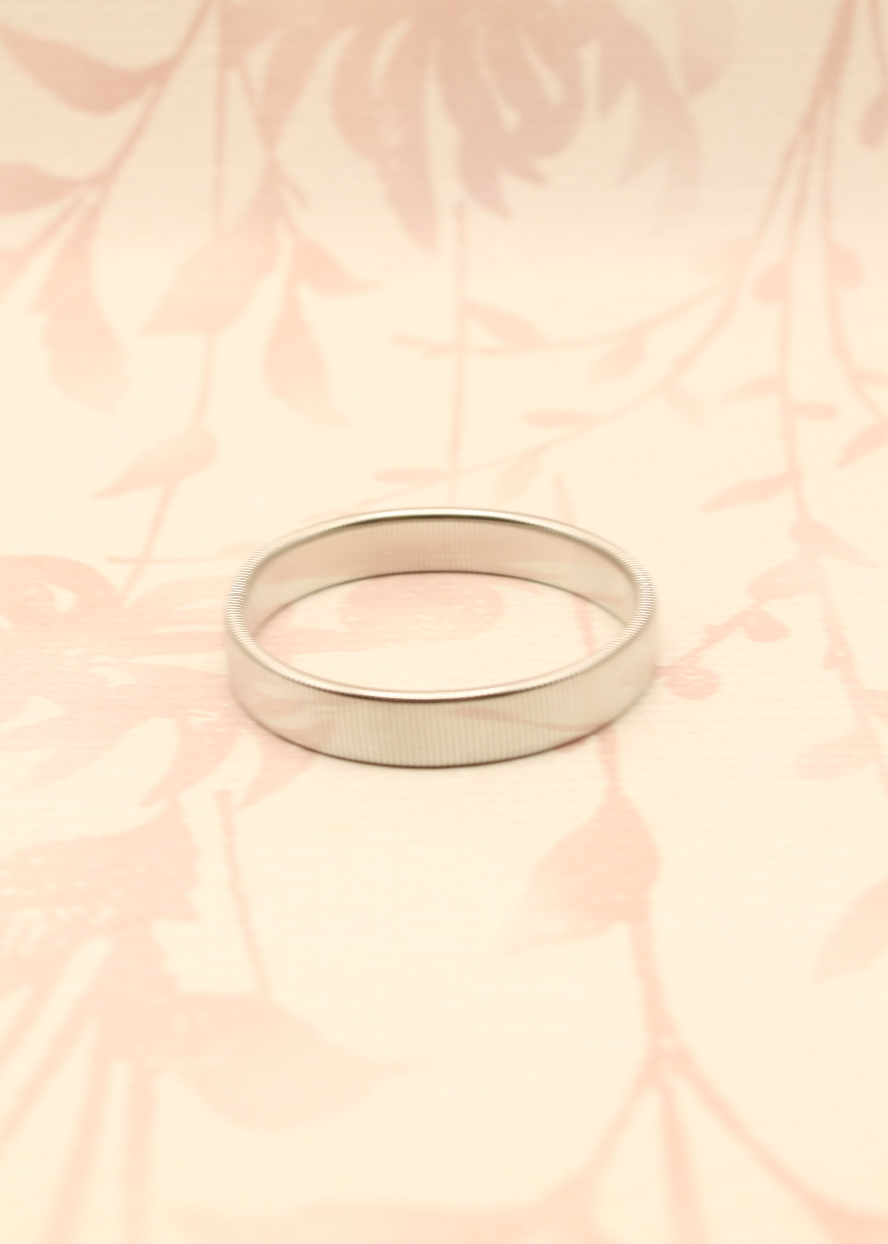 Ribbed Stretch Bangle | Silver