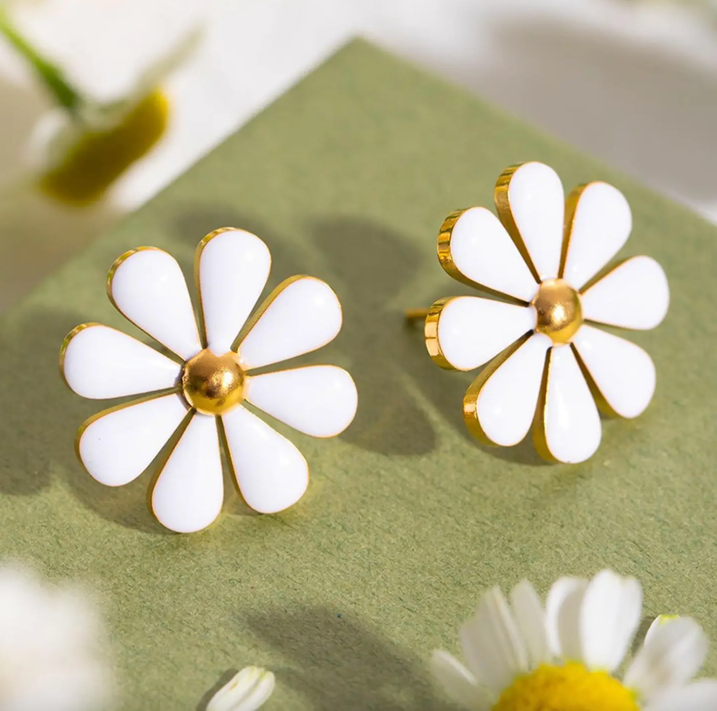 White Daisy Stud Earring